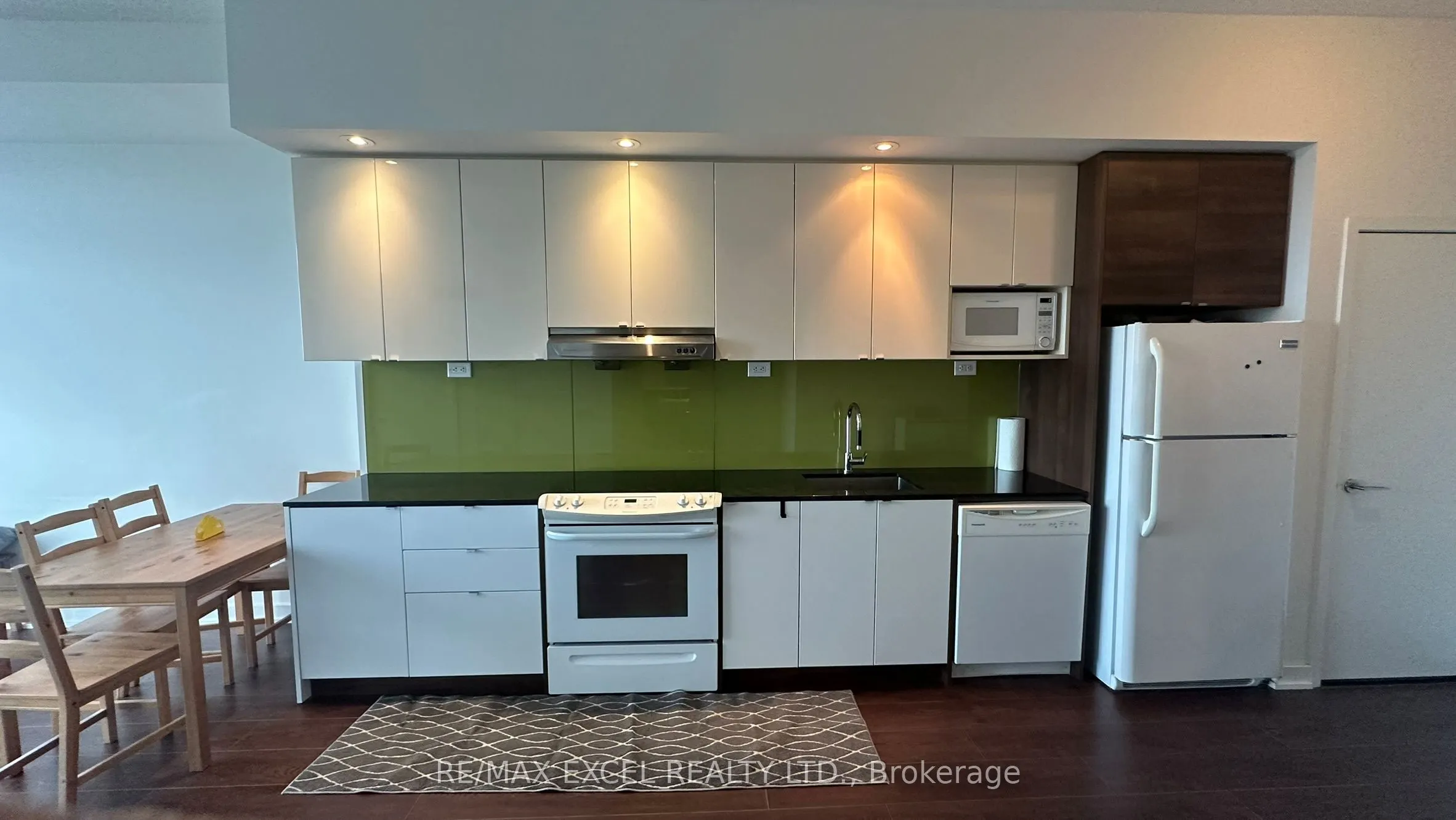 121 Mcmahon Drive, #3602