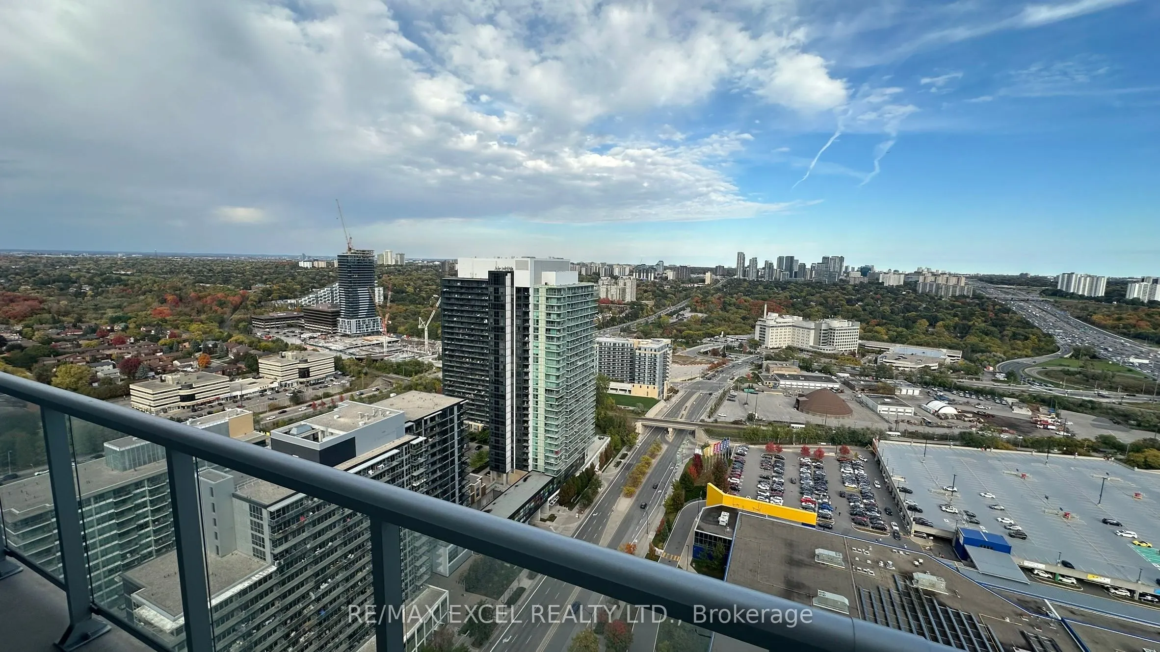 121 Mcmahon Drive, #3602