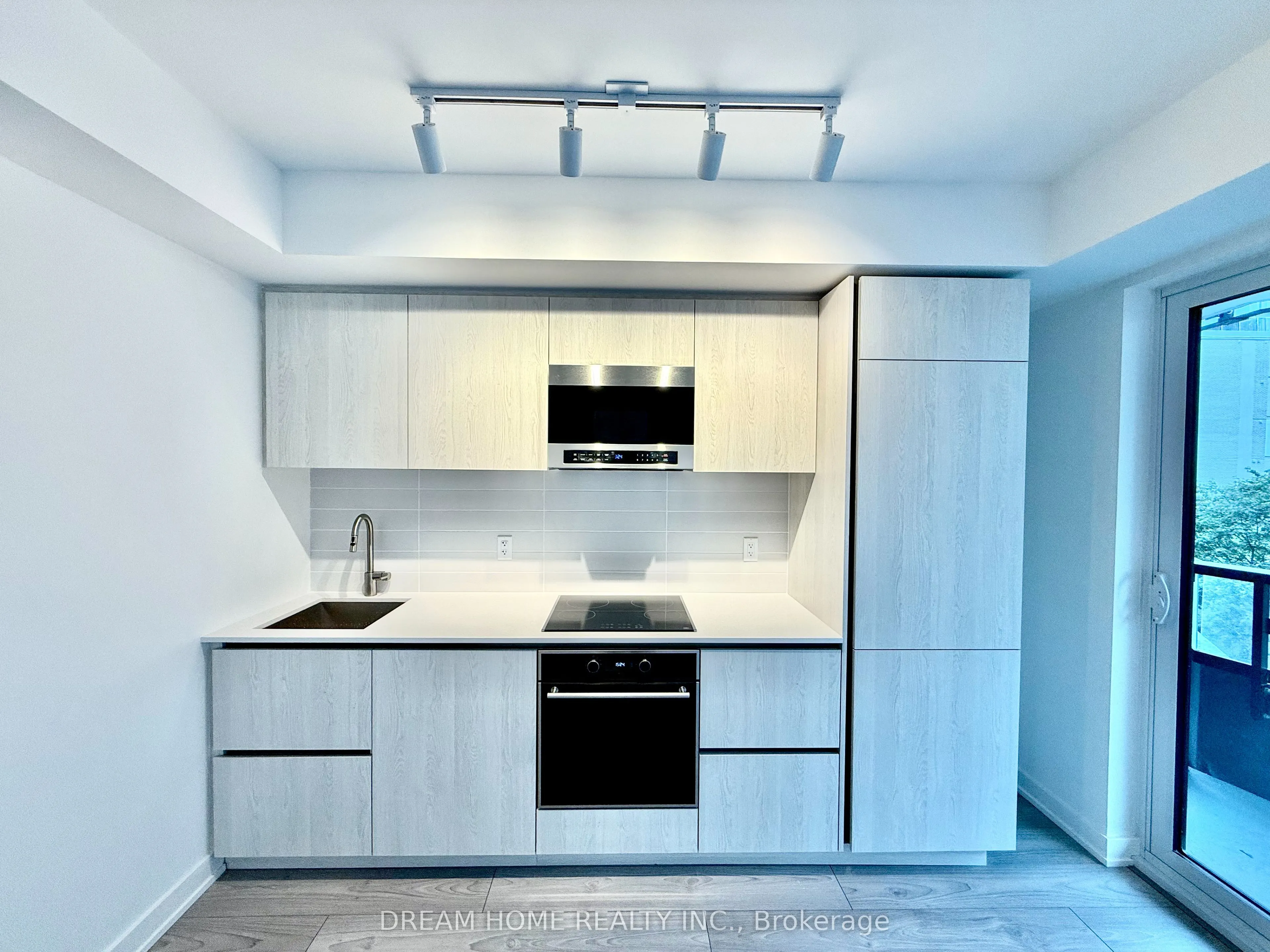 120 Broadway Avenue, #515