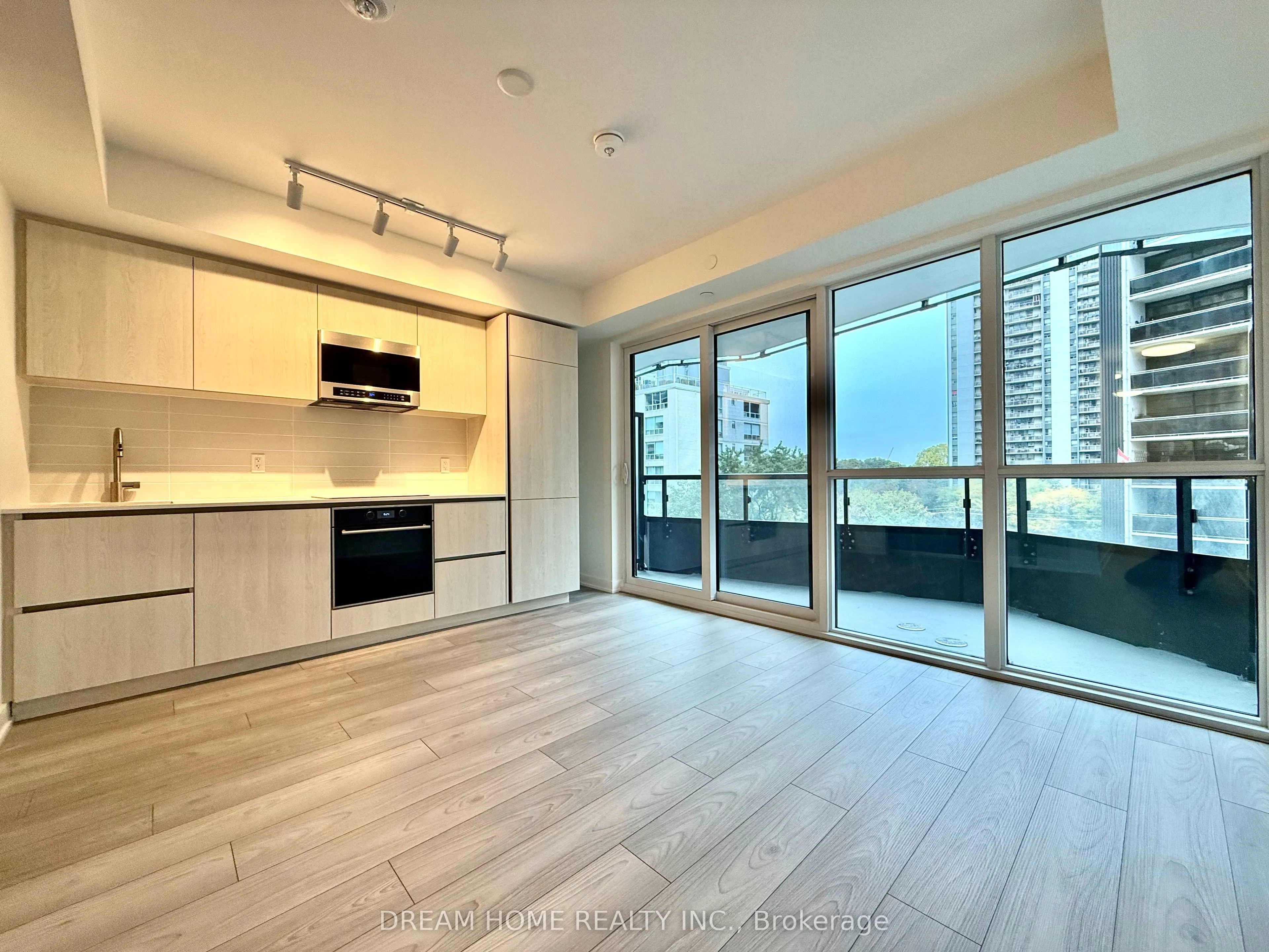 120 Broadway Avenue, #515