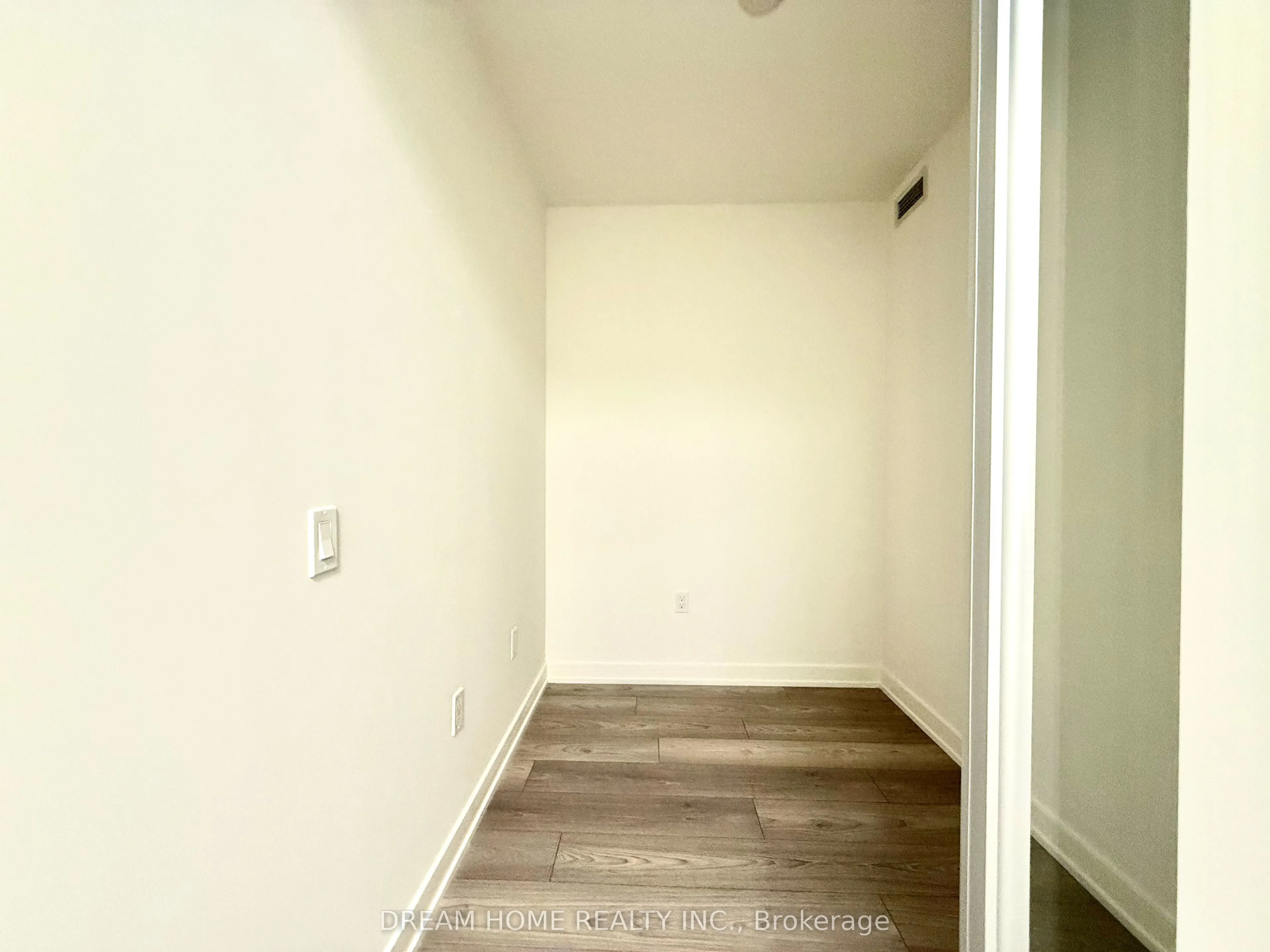 120 Broadway Avenue, #515