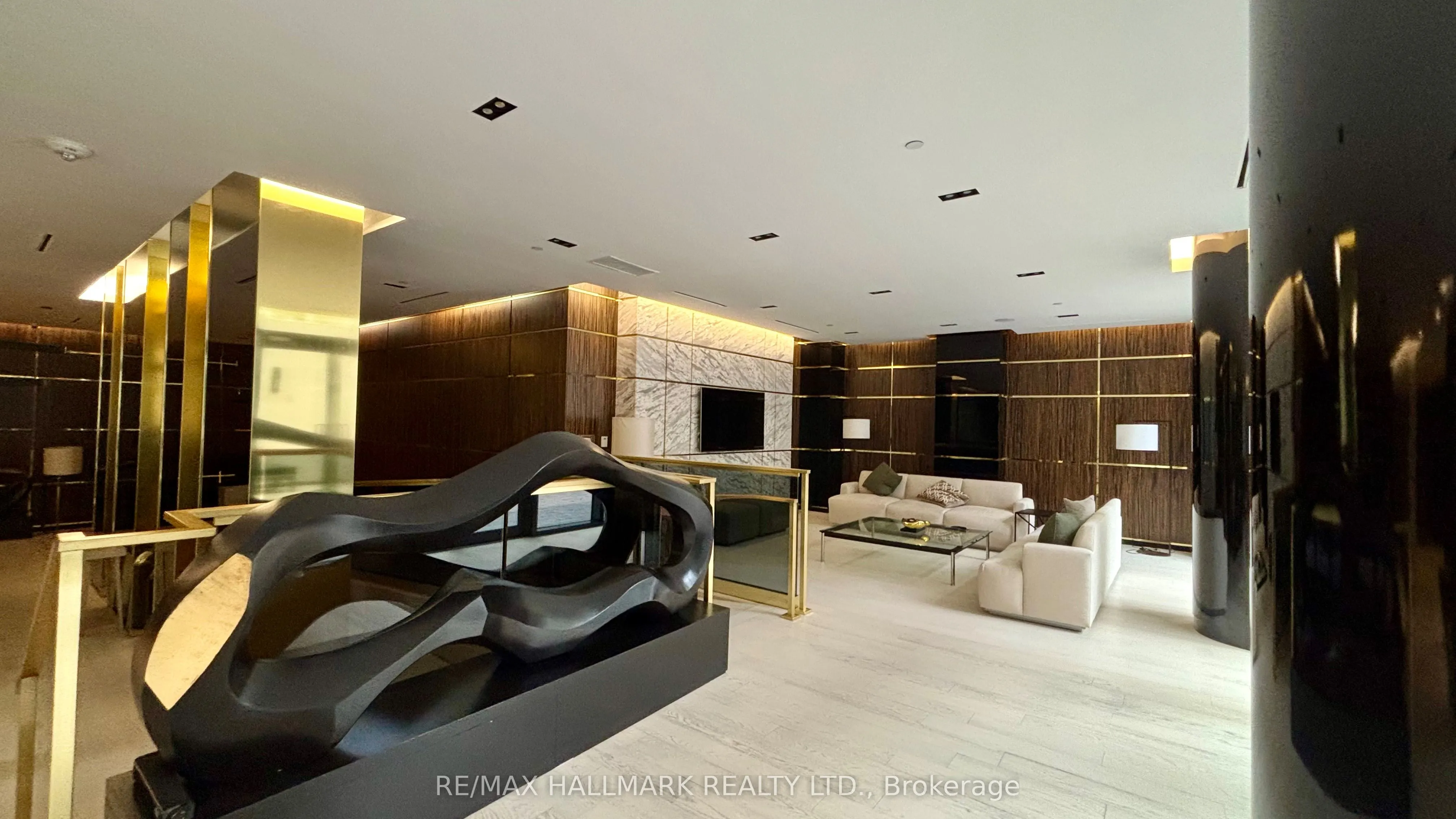 3018 Yonge Street, #205