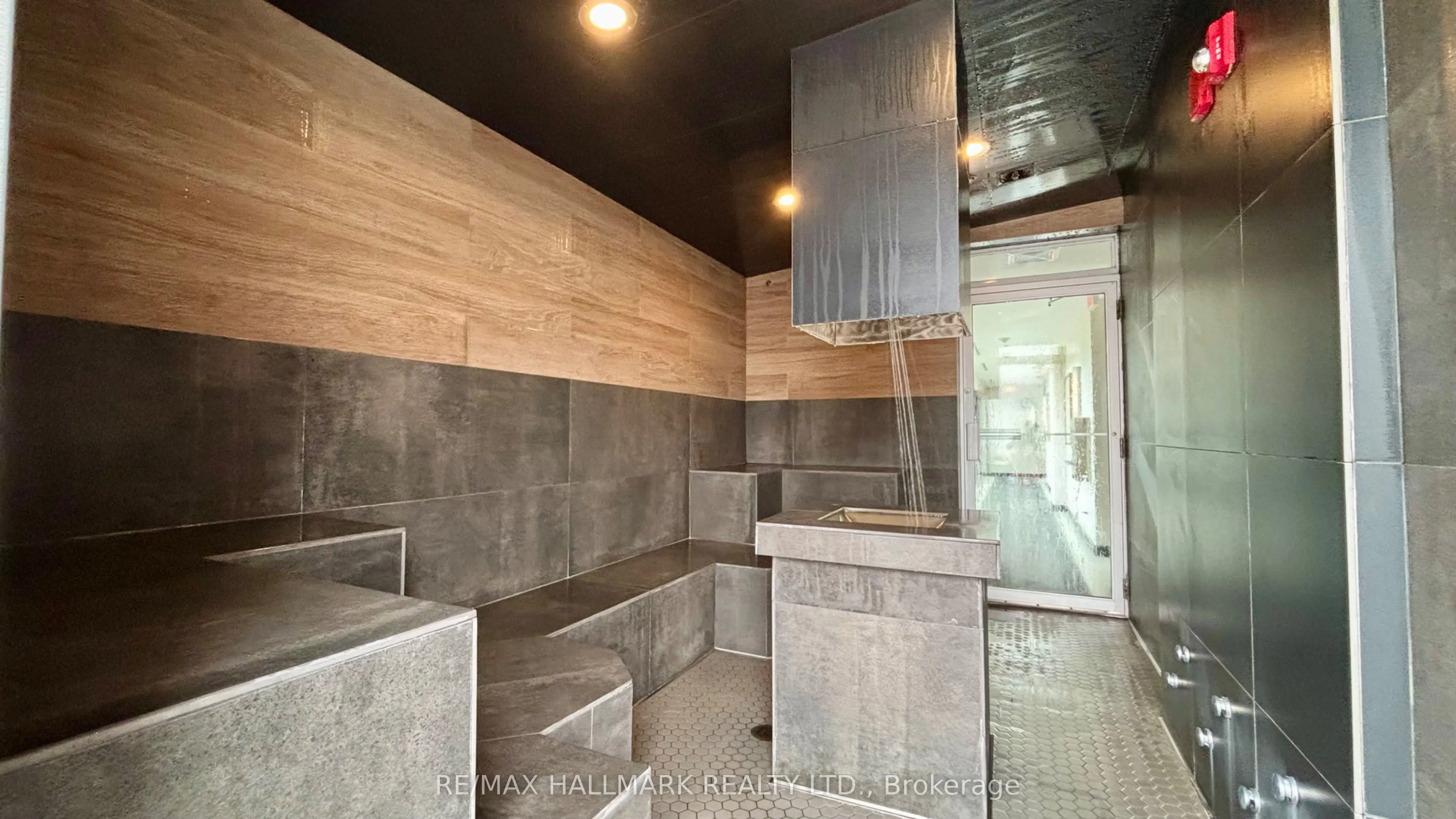 3018 Yonge Street, #205