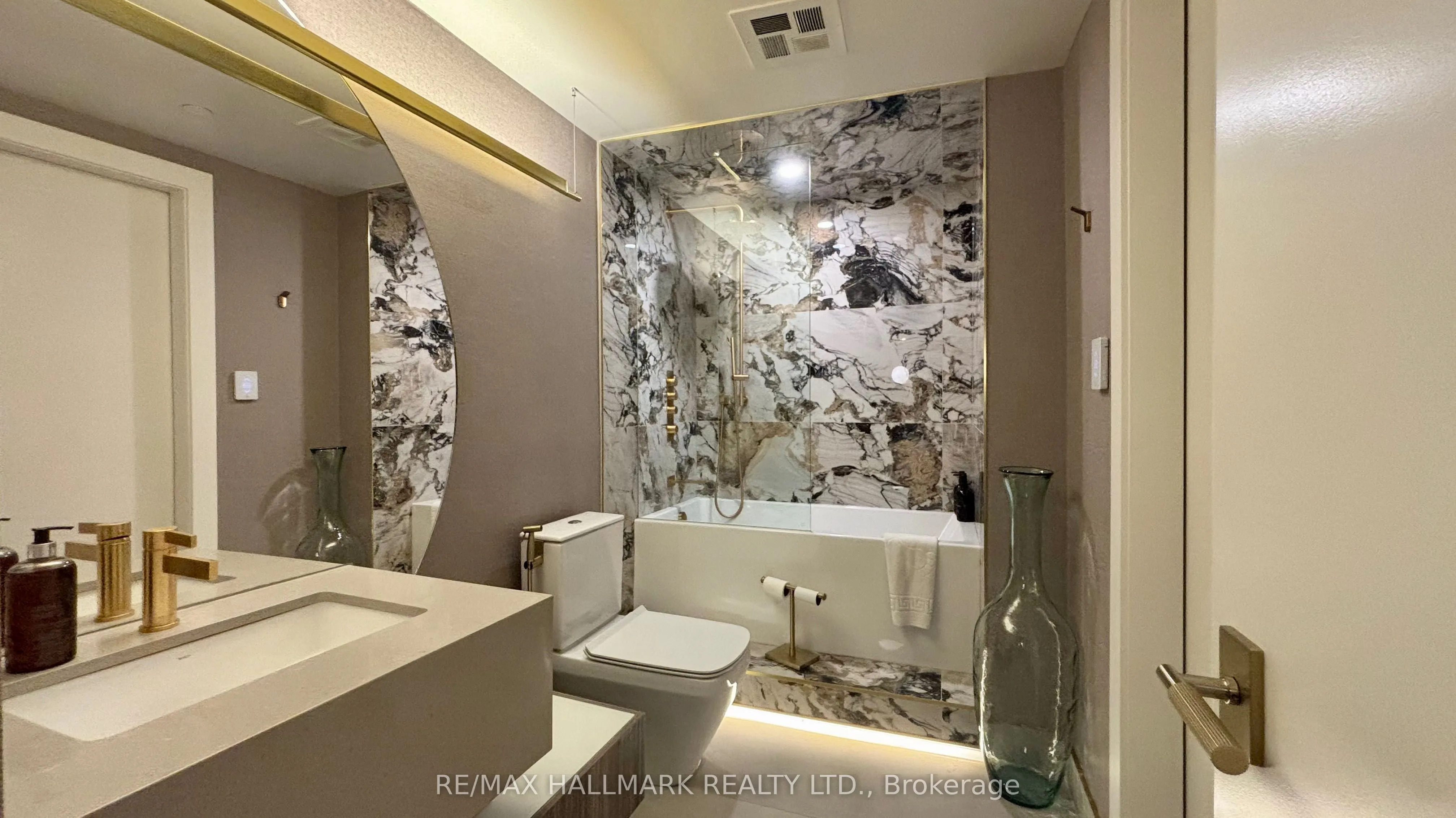 3018 Yonge Street, #205