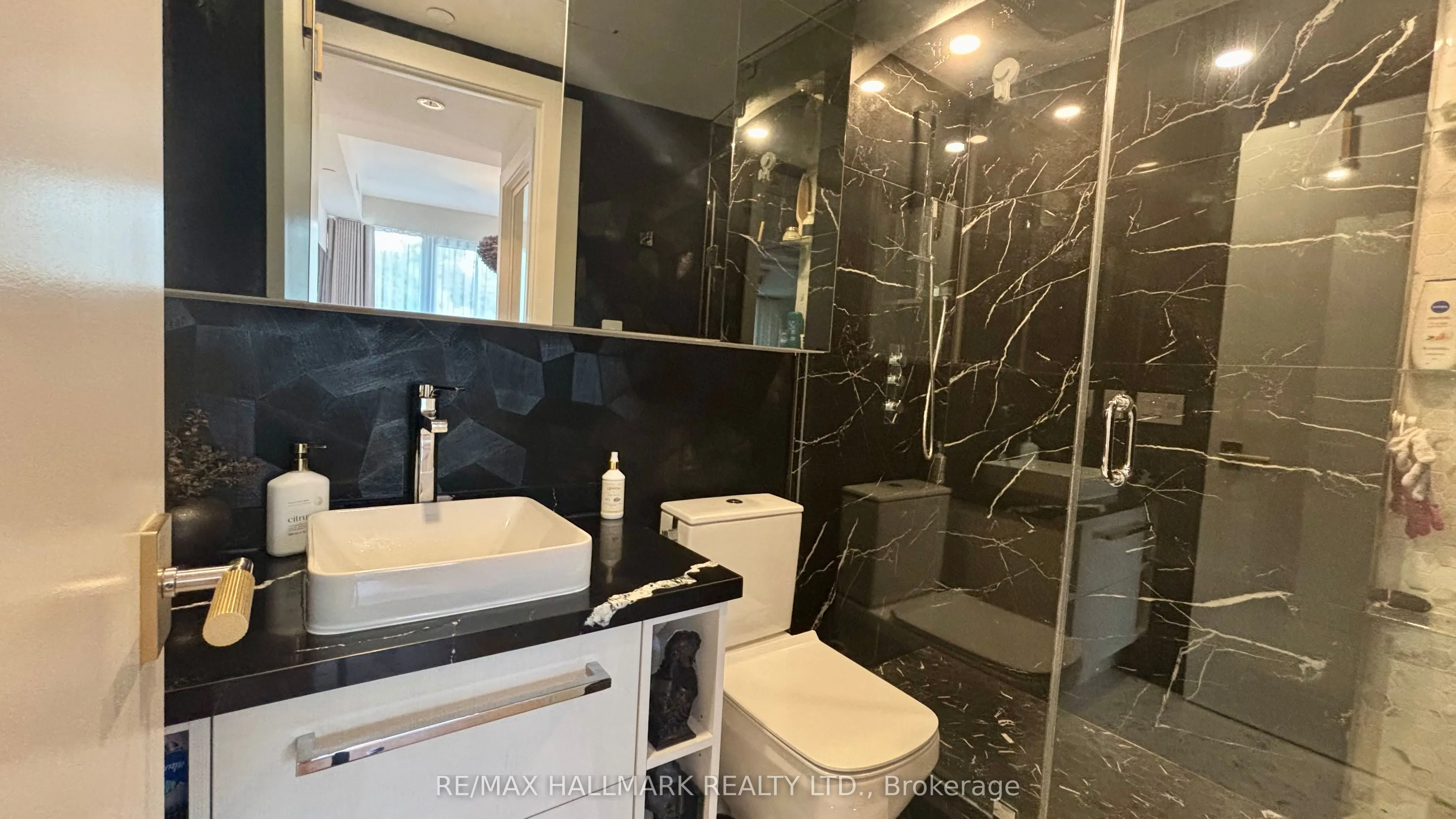 3018 Yonge Street, #205
