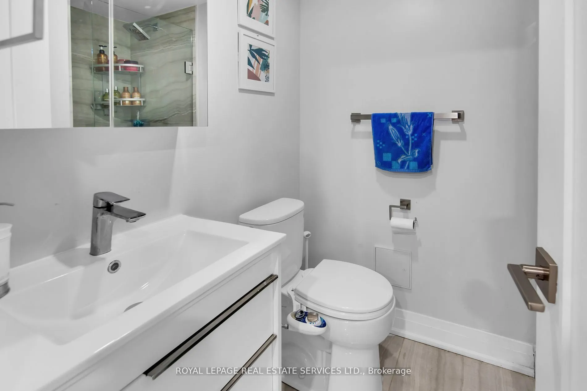30 Wellington Street E, #2006
