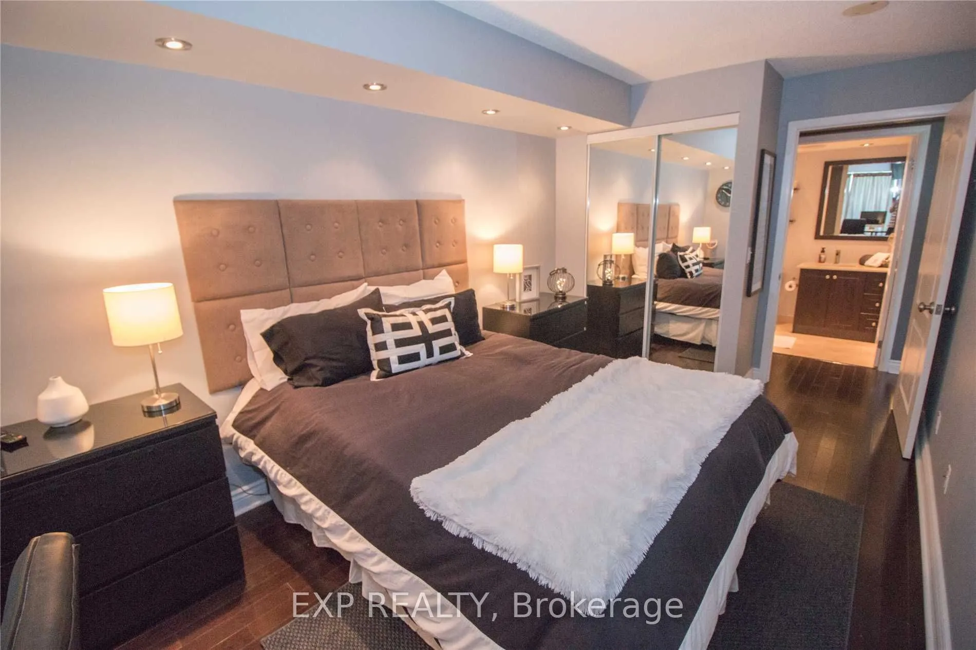 219 Fort York Boulevard, #506