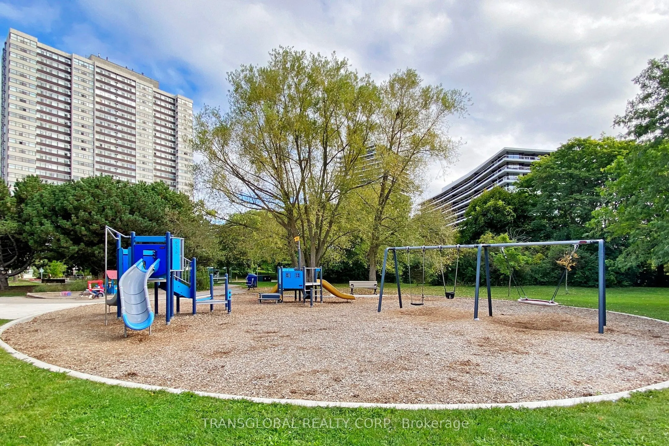 80 Antibes Drive, #2801