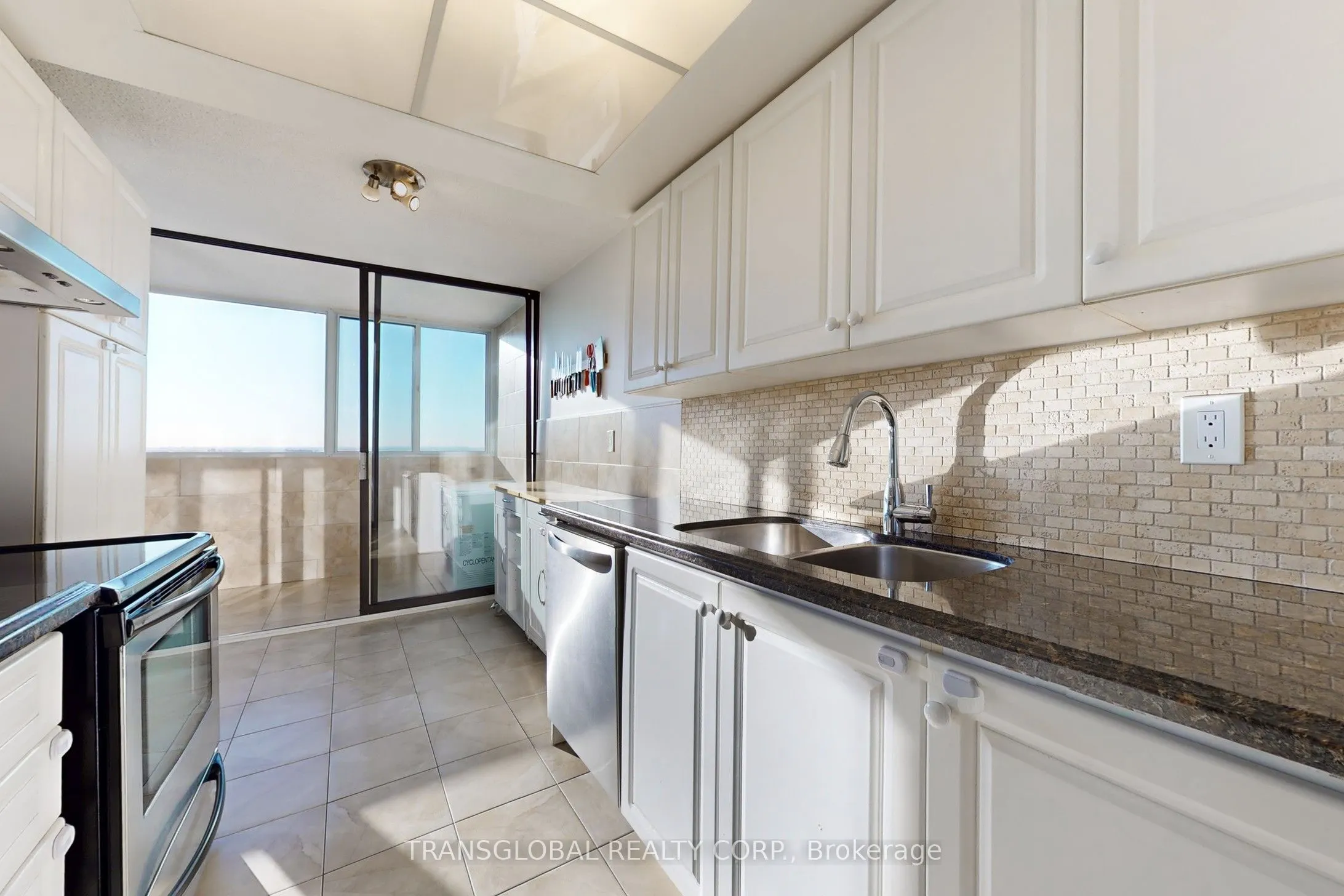 80 Antibes Drive, #2801