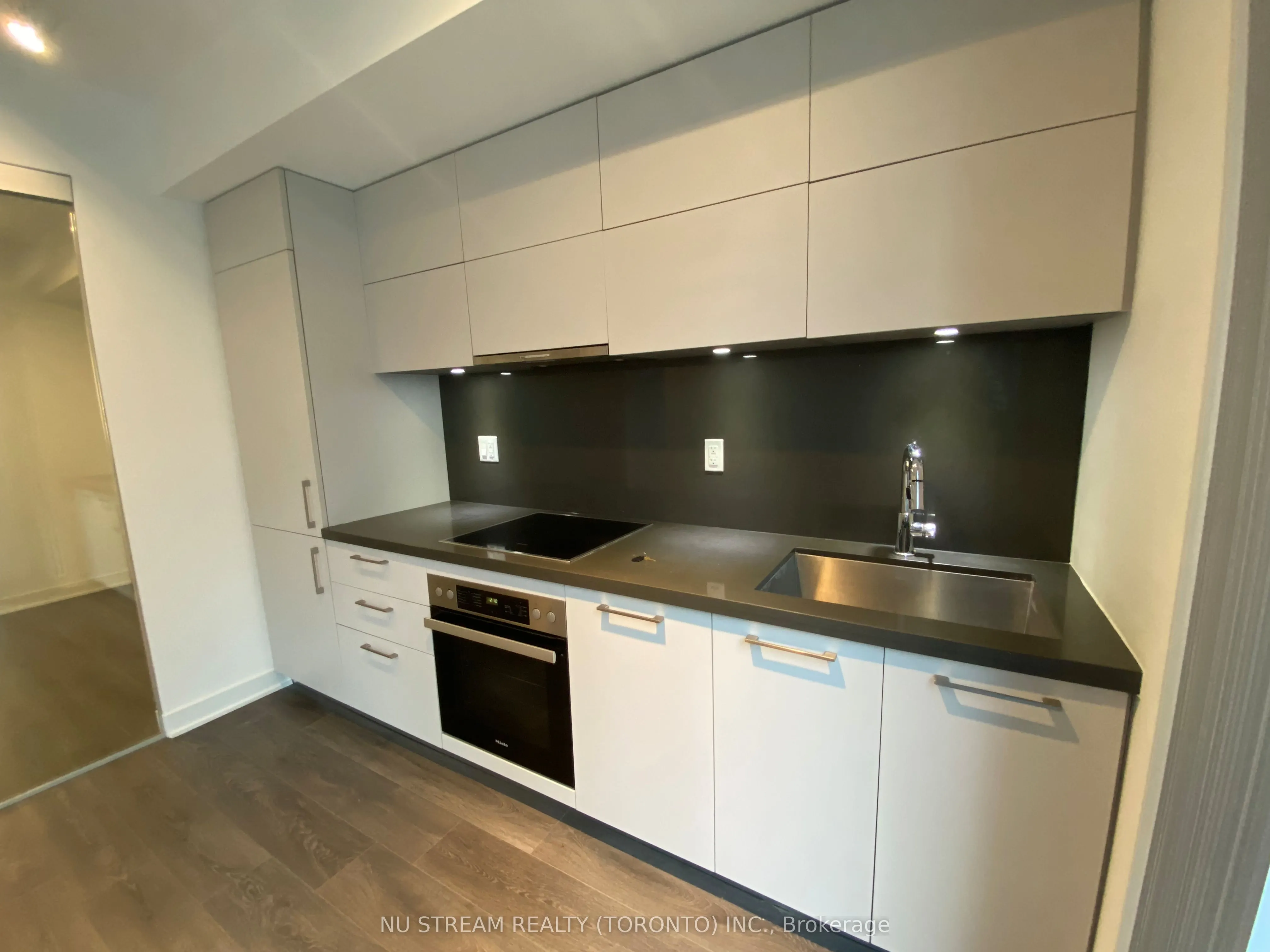188 Cumberland Street, #1407