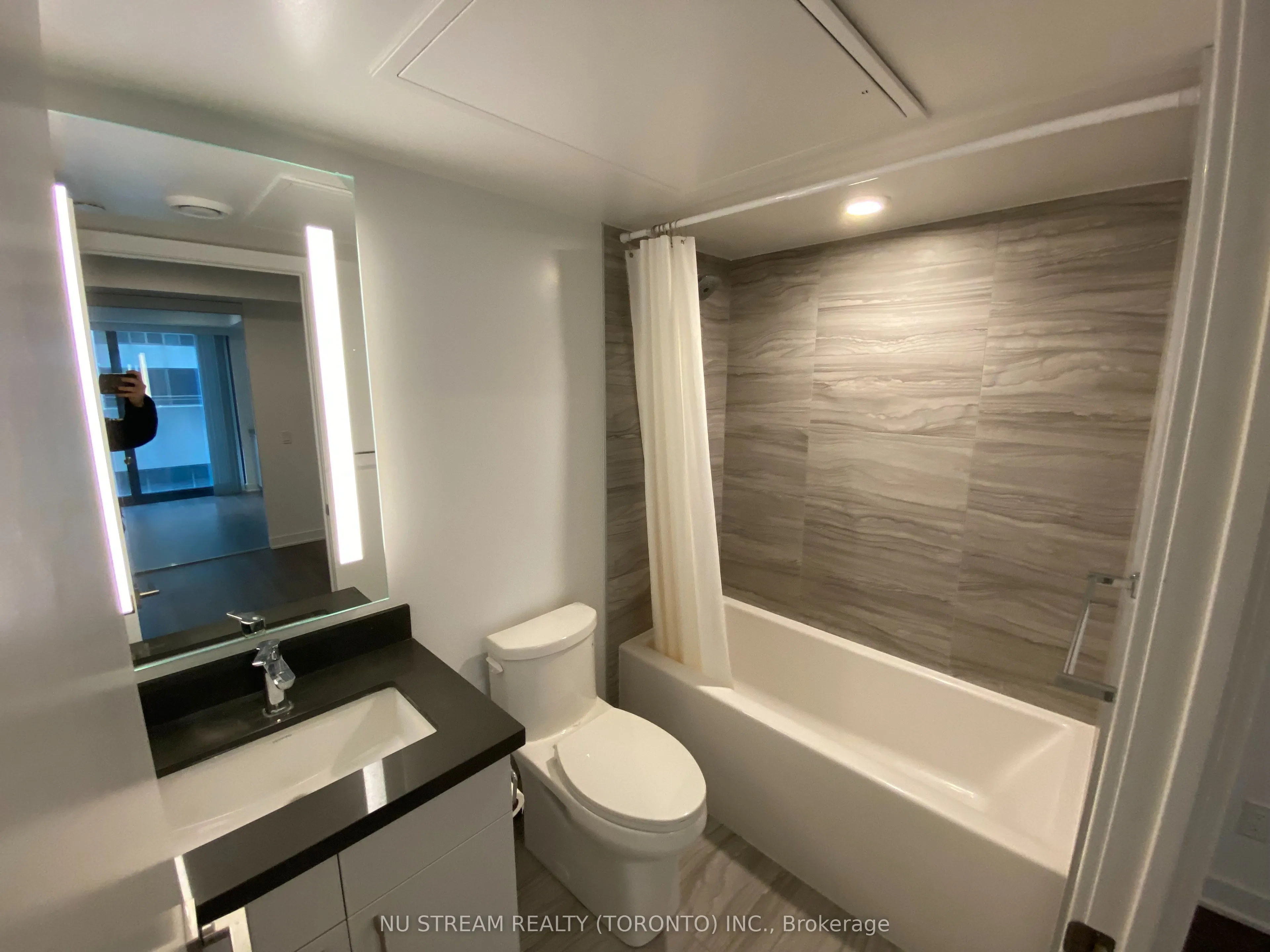 188 Cumberland Street, #1407