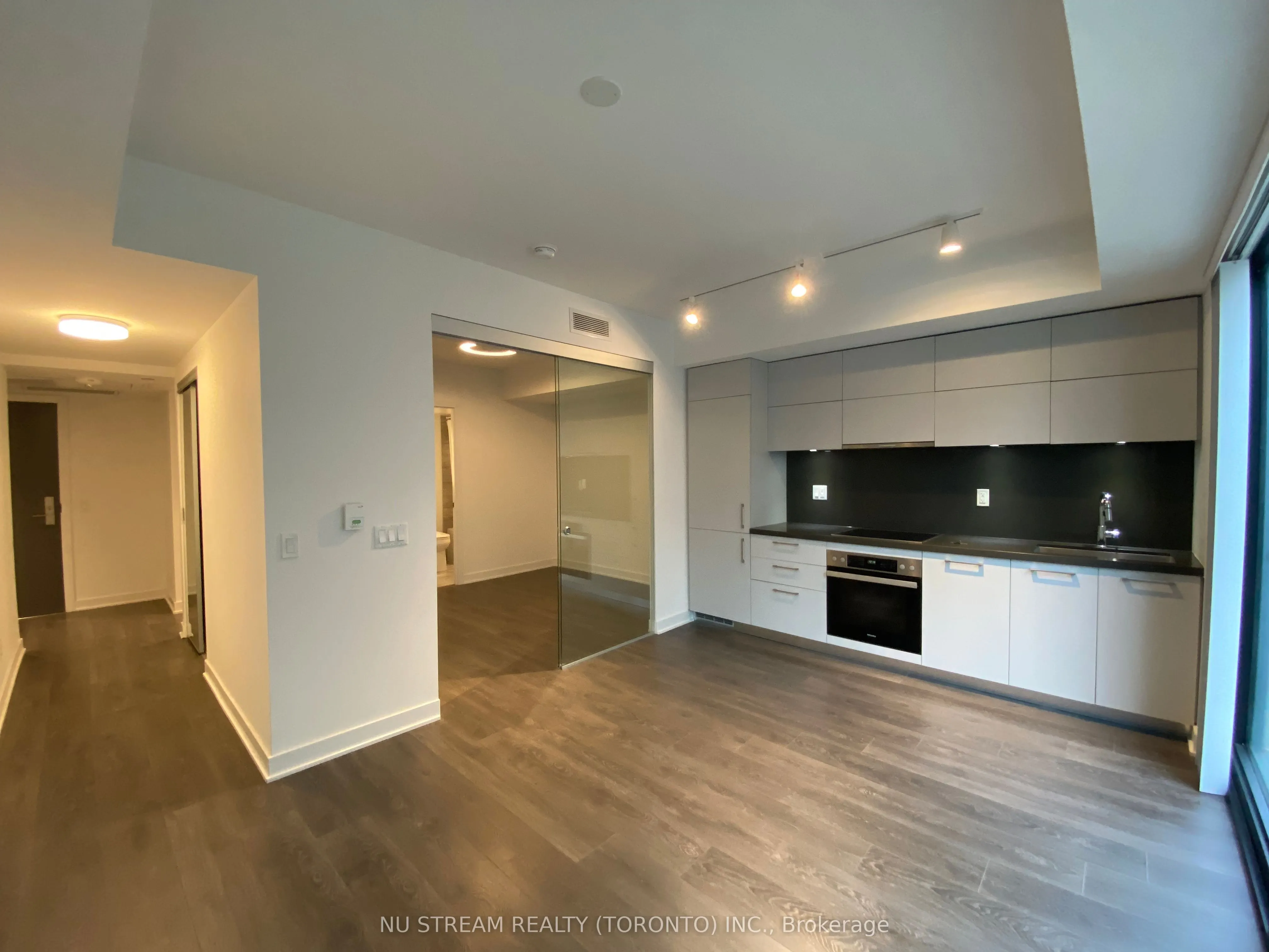 188 Cumberland Street, #1407
