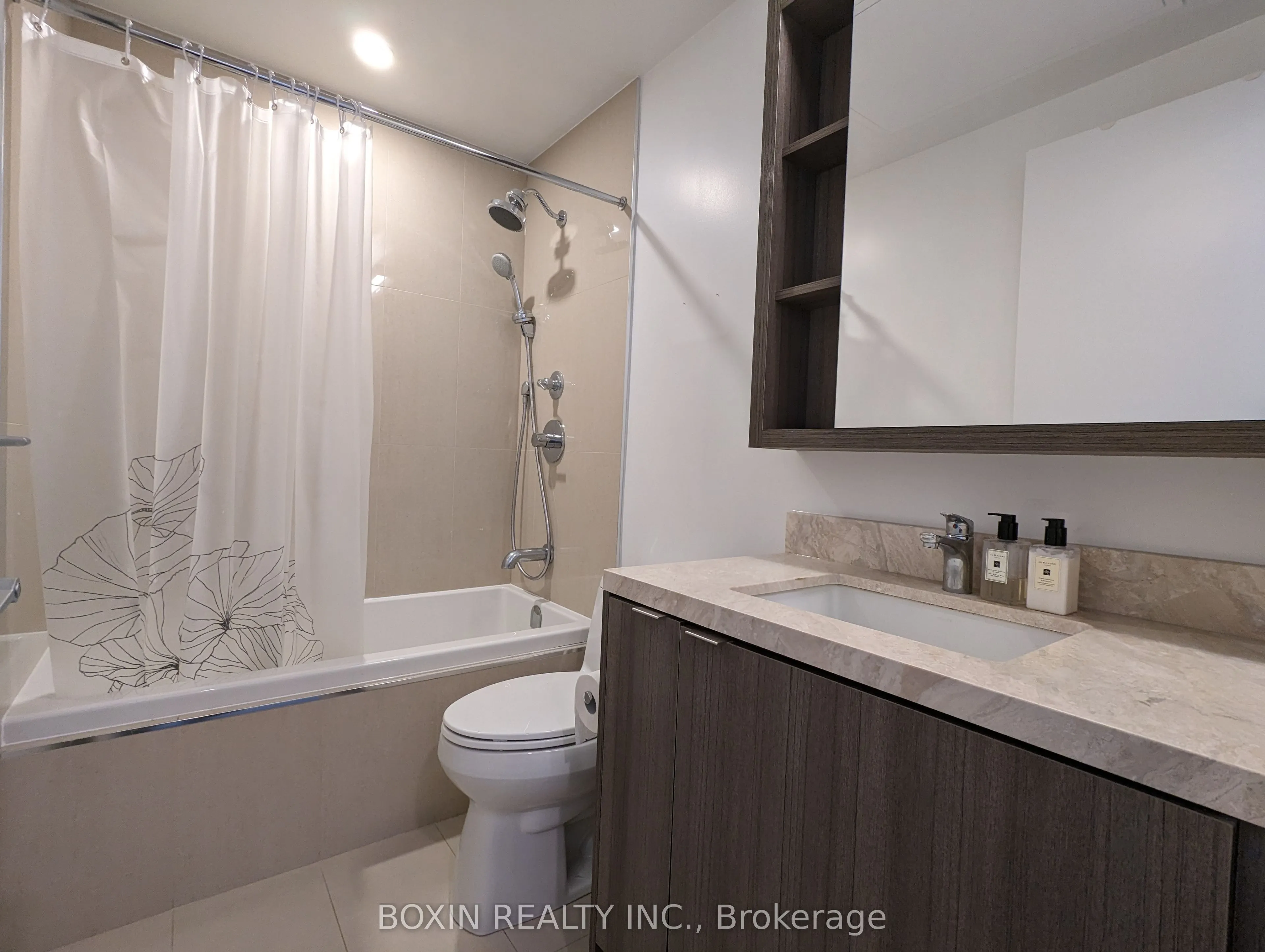125 Blue Jays Way, #3801