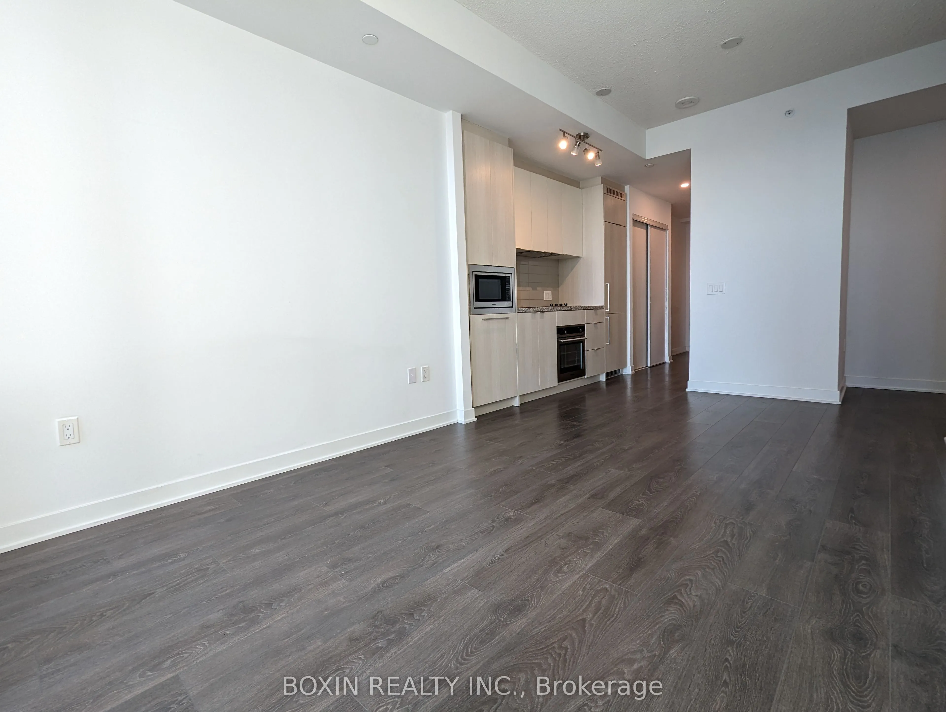 125 Blue Jays Way, #3801