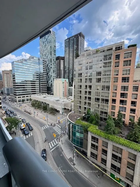 280 Dundas Street, #807