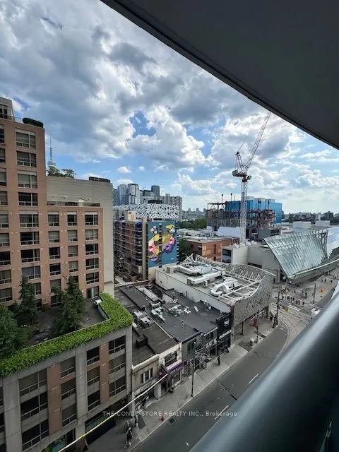280 Dundas Street, #807
