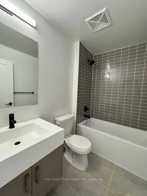 280 Dundas Street, #807