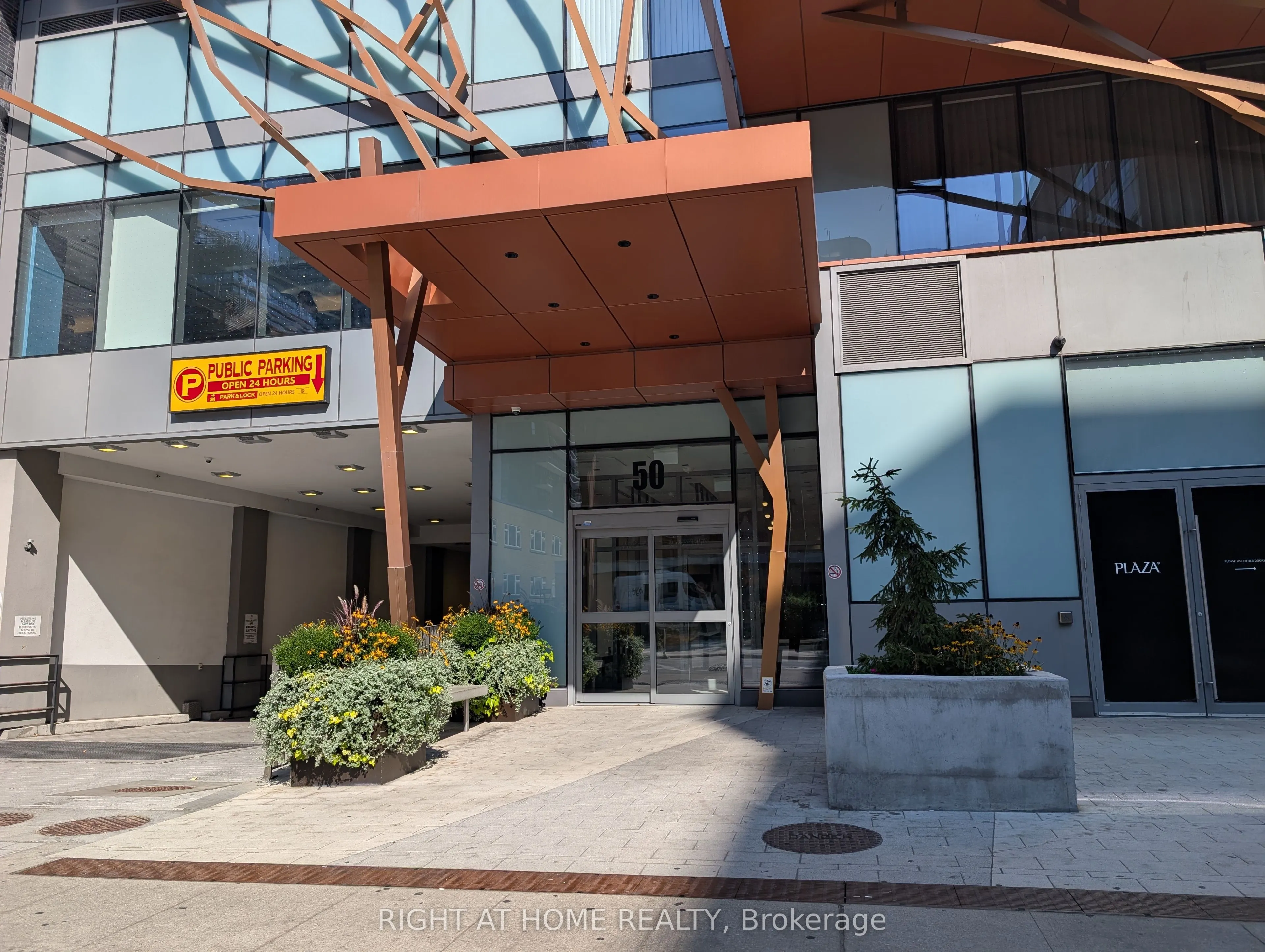 50 Wellesley Street E, #1801