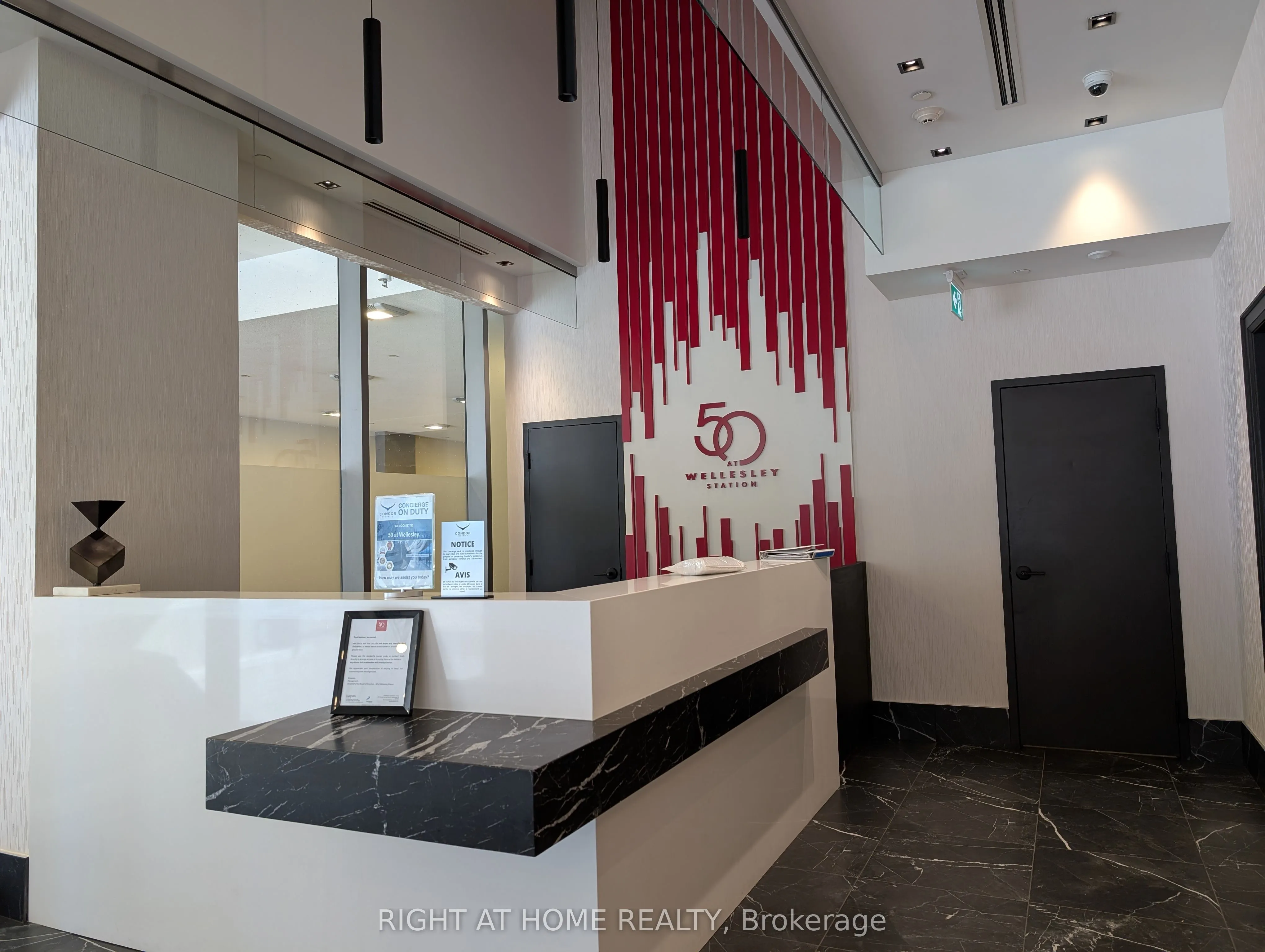 50 Wellesley Street E, #1801