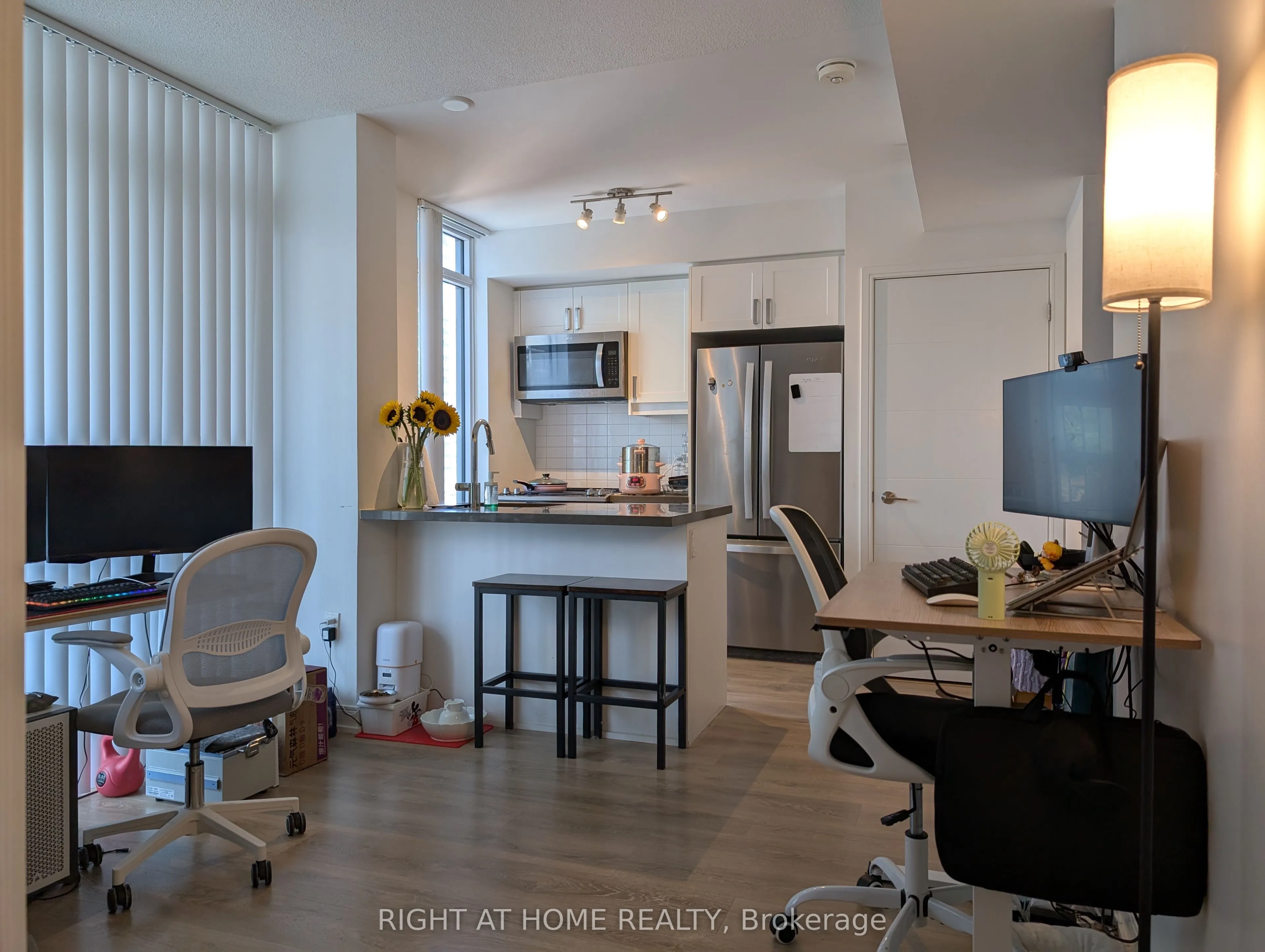 50 Wellesley Street E, #1801
