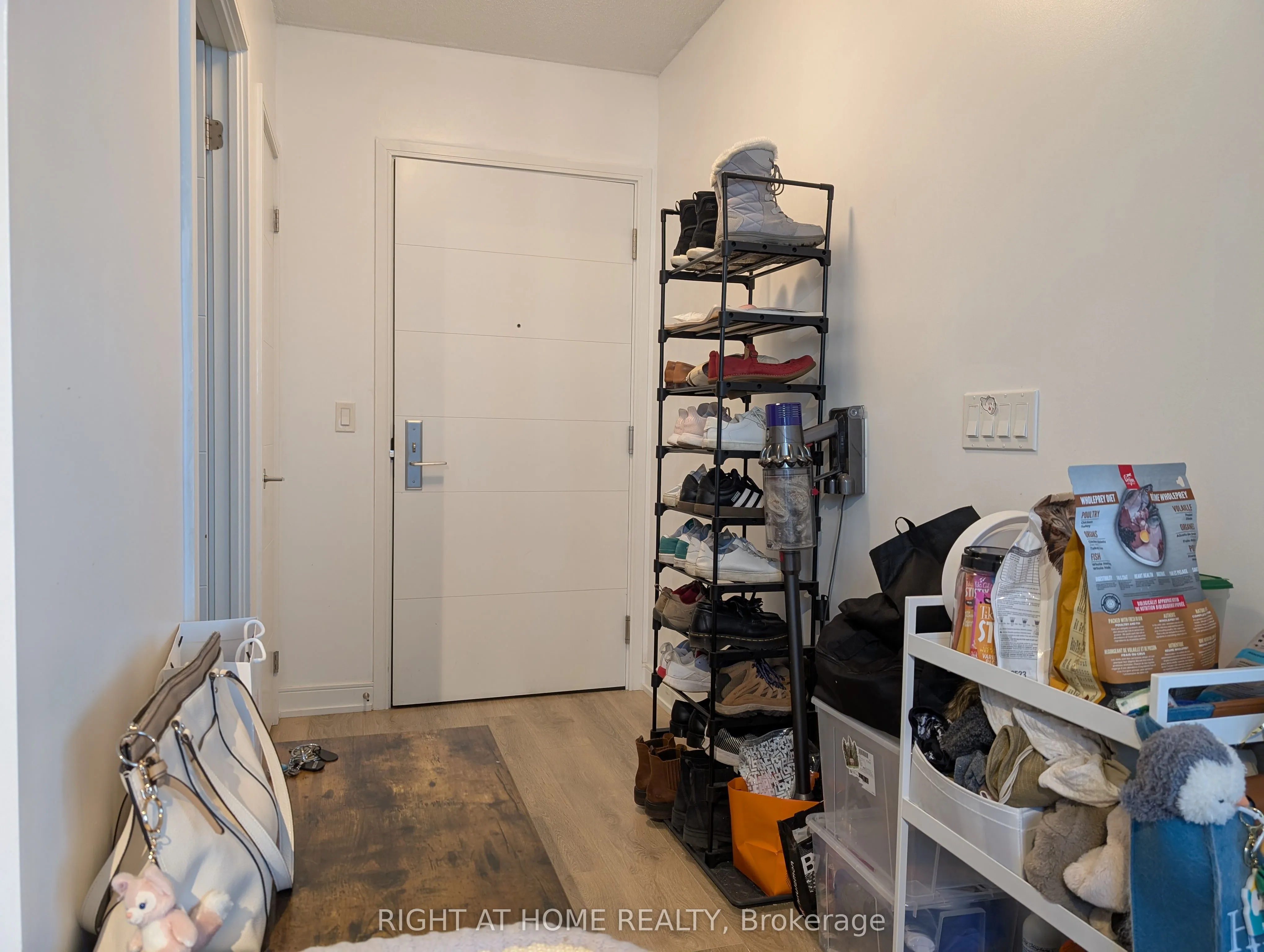 50 Wellesley Street E, #1801
