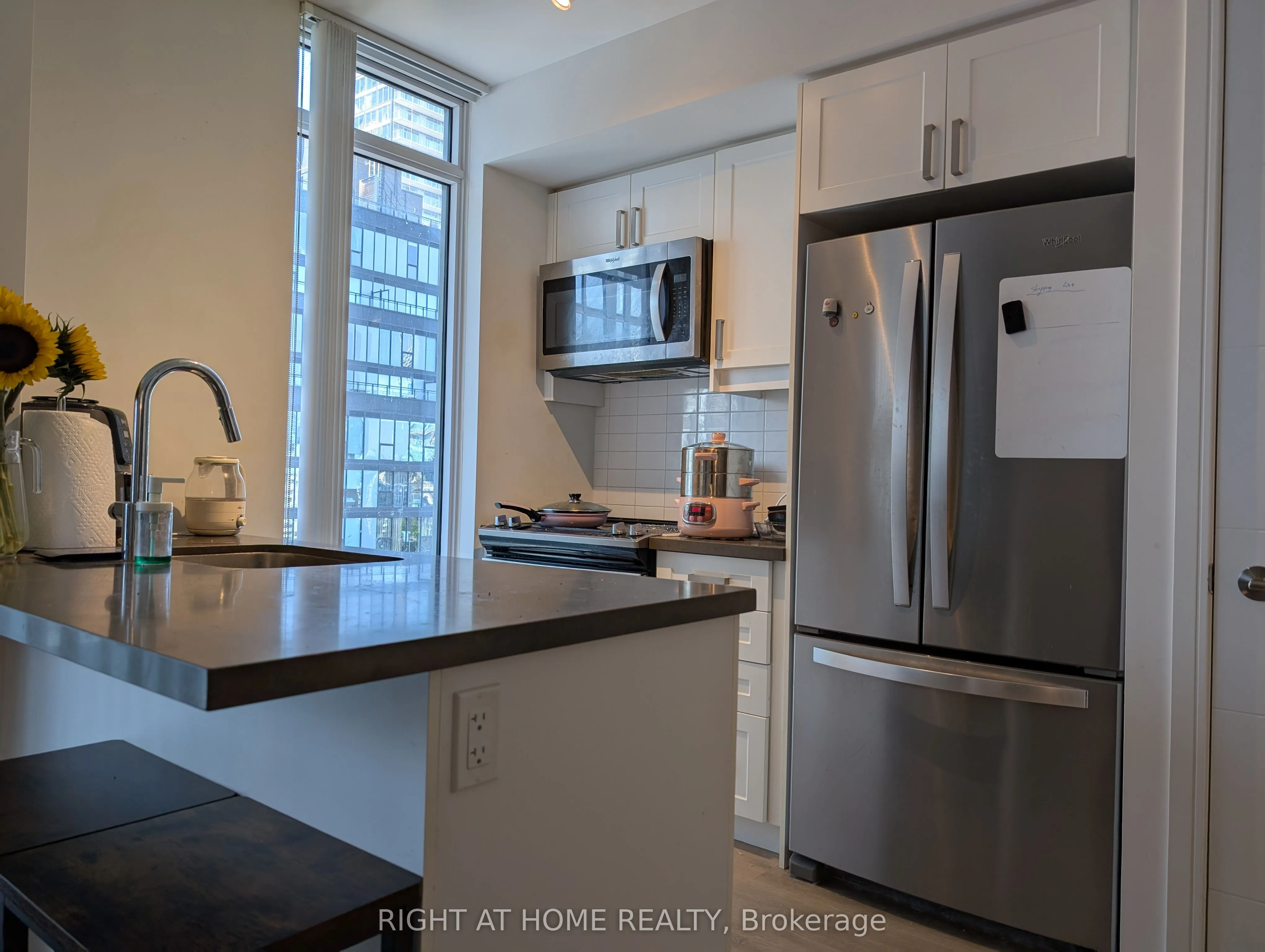 50 Wellesley Street E, #1801