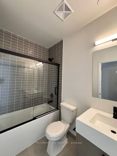 280 Dundas Street W, #1104