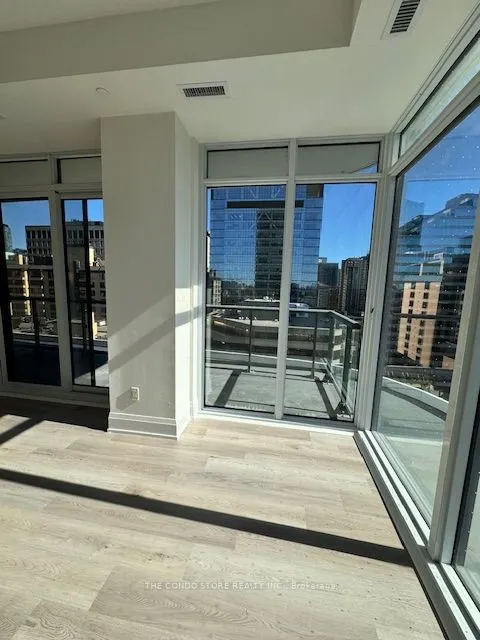 280 Dundas Street W, #1104