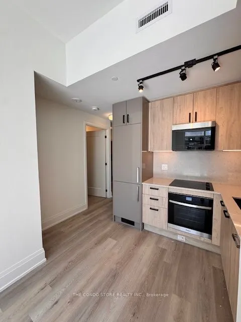 280 Dundas Street W, #1104