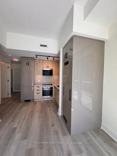 280 Dundas Street W, #1104