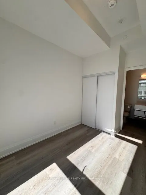 280 Dundas Street W, #1104