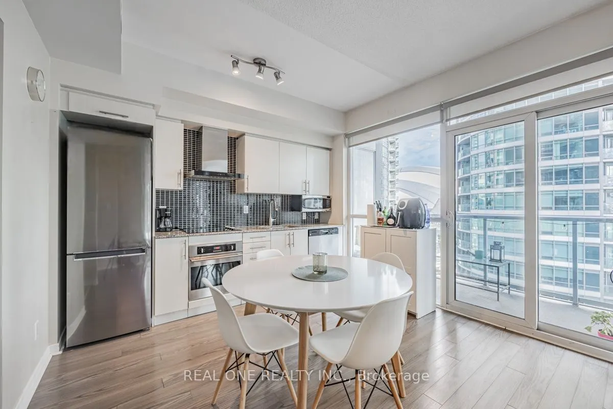 352 Front Street W, #1105
