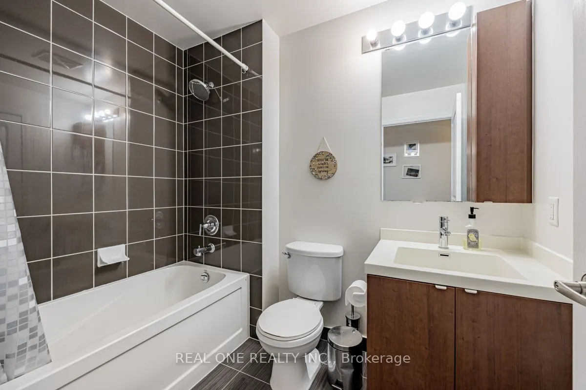 352 Front Street W, #1105