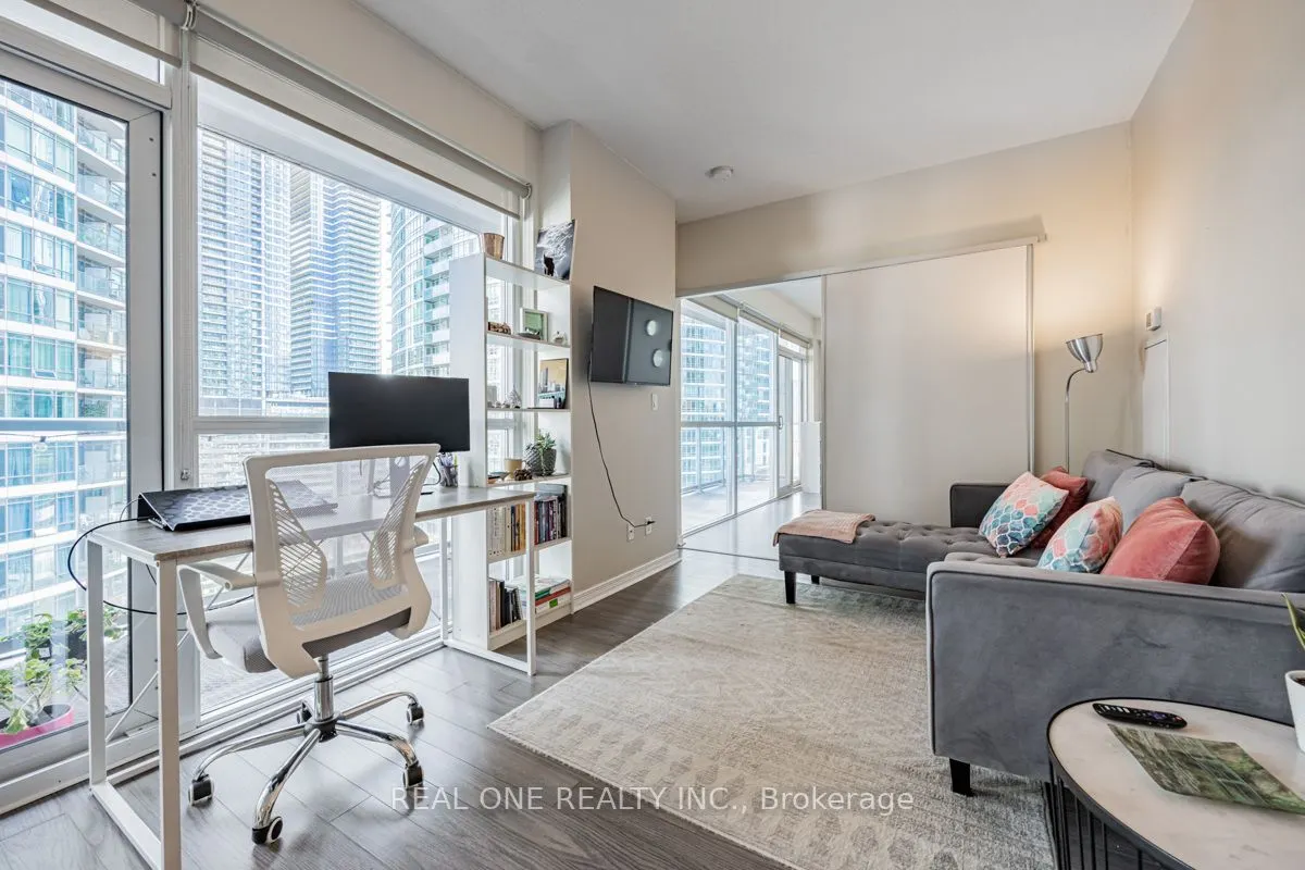 352 Front Street W, #1105