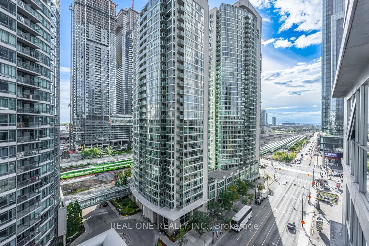 352 Front Street W, #1105