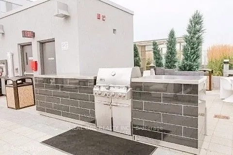 352 Front Street W, #1105