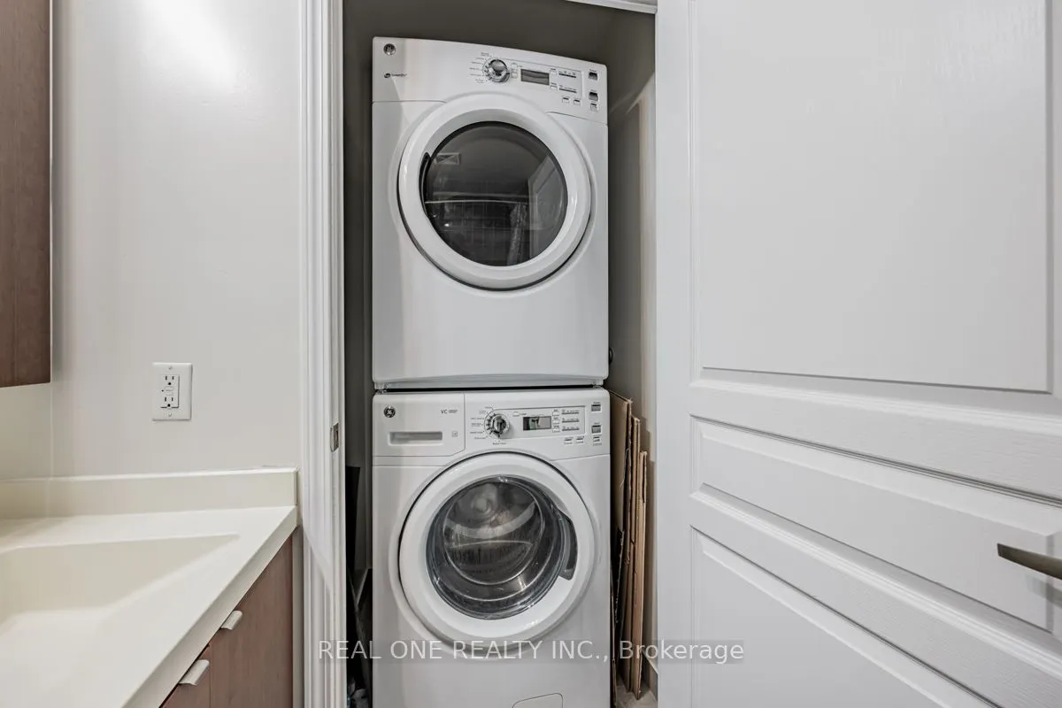 352 Front Street W, #1105