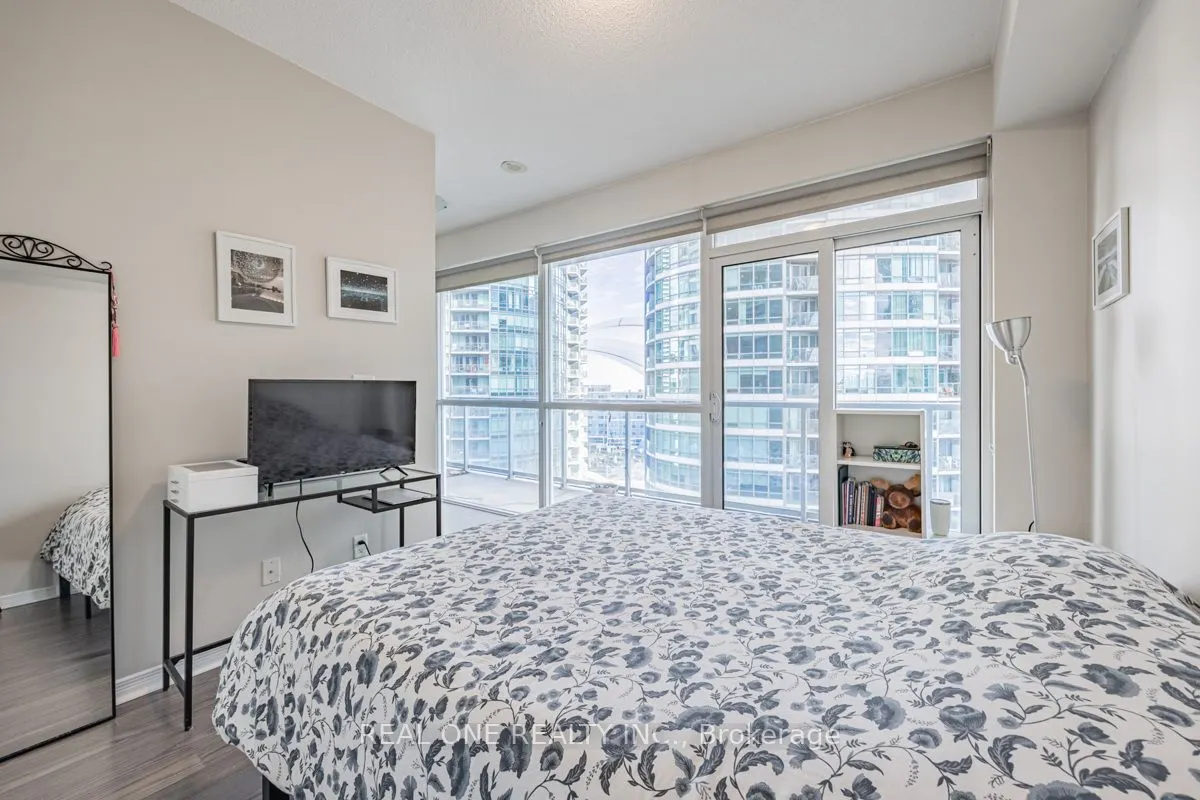 352 Front Street W, #1105