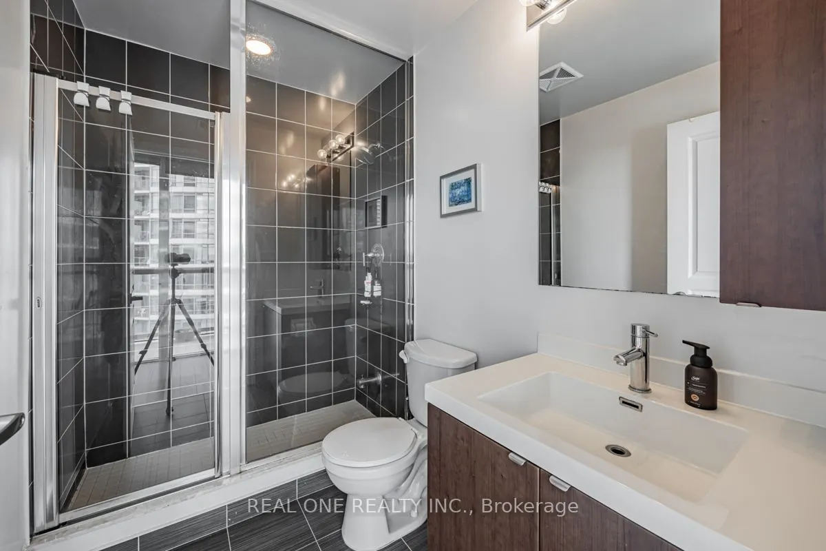 352 Front Street W, #1105