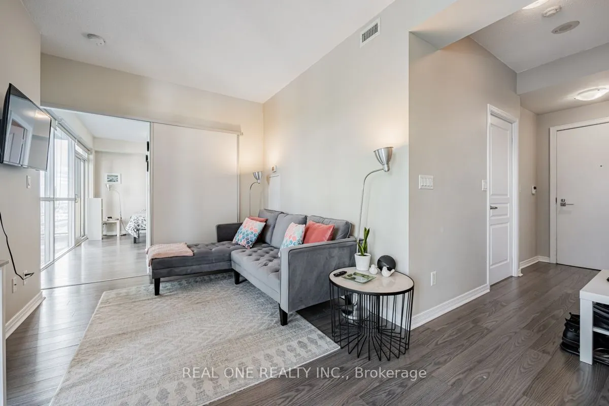 352 Front Street W, #1105