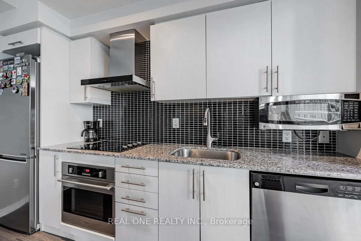 352 Front Street W, #1105