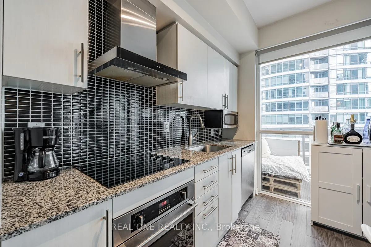 352 Front Street W, #1105