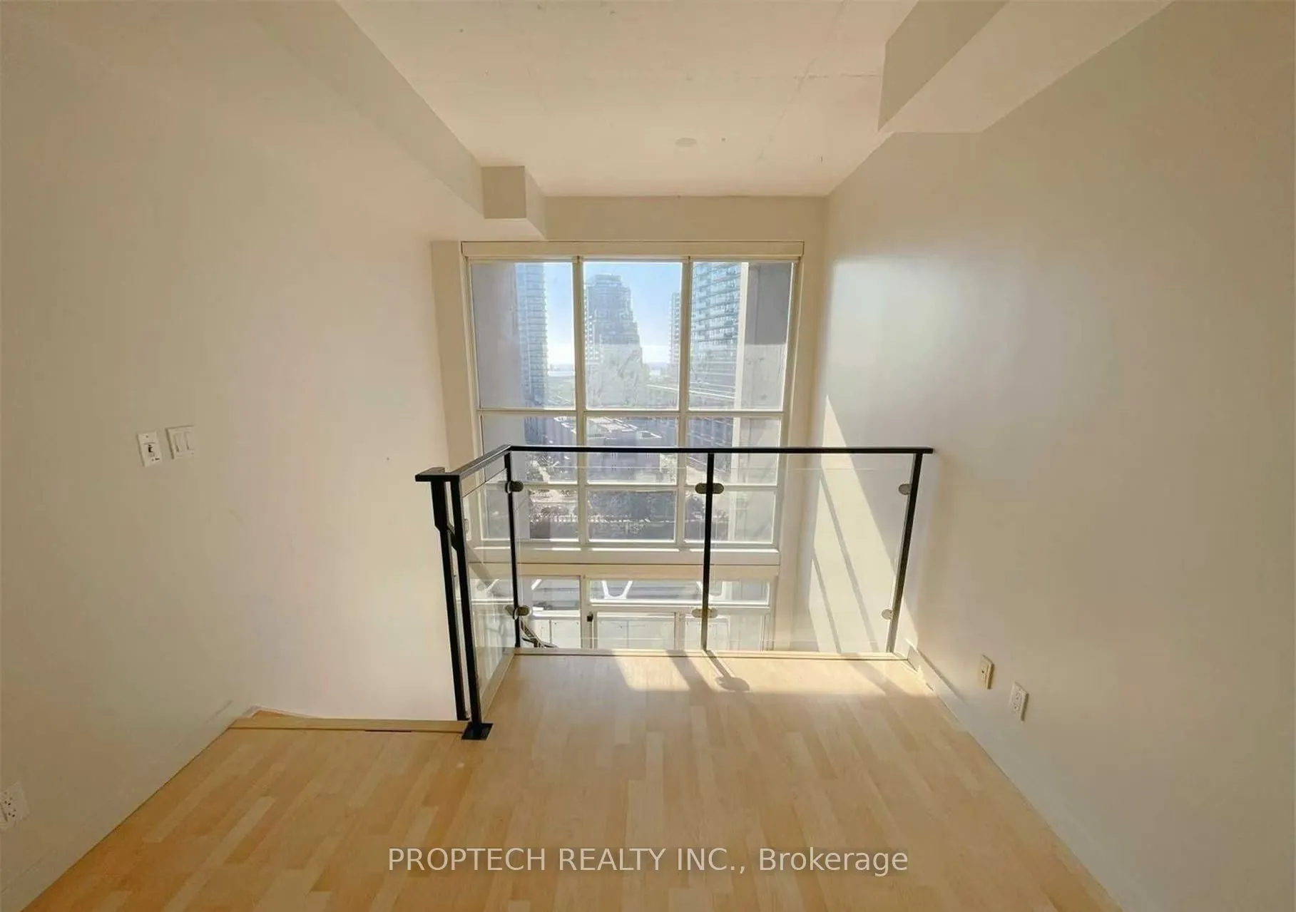 1 Shaw Street, #916
