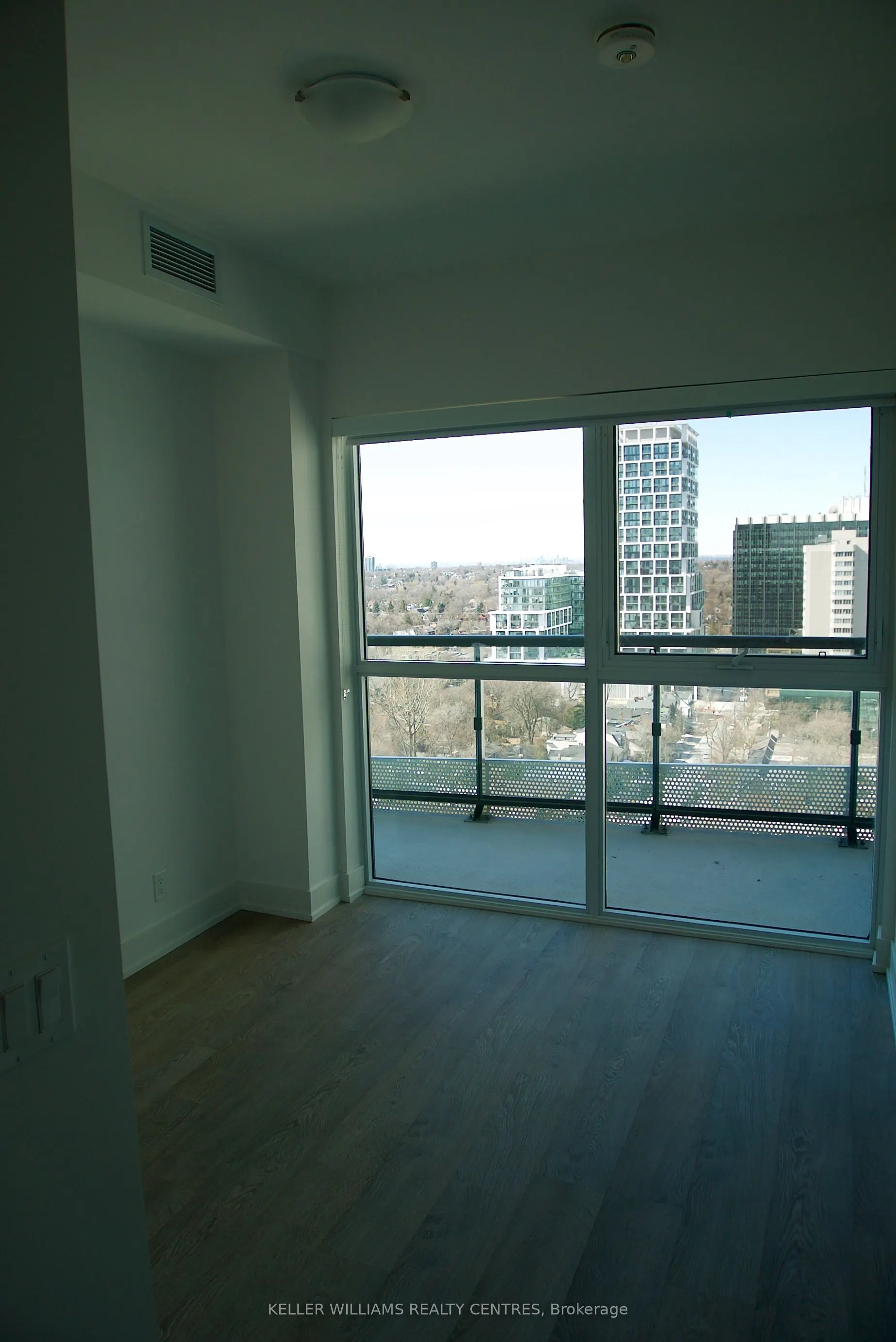 11 Lillian Street, #1404