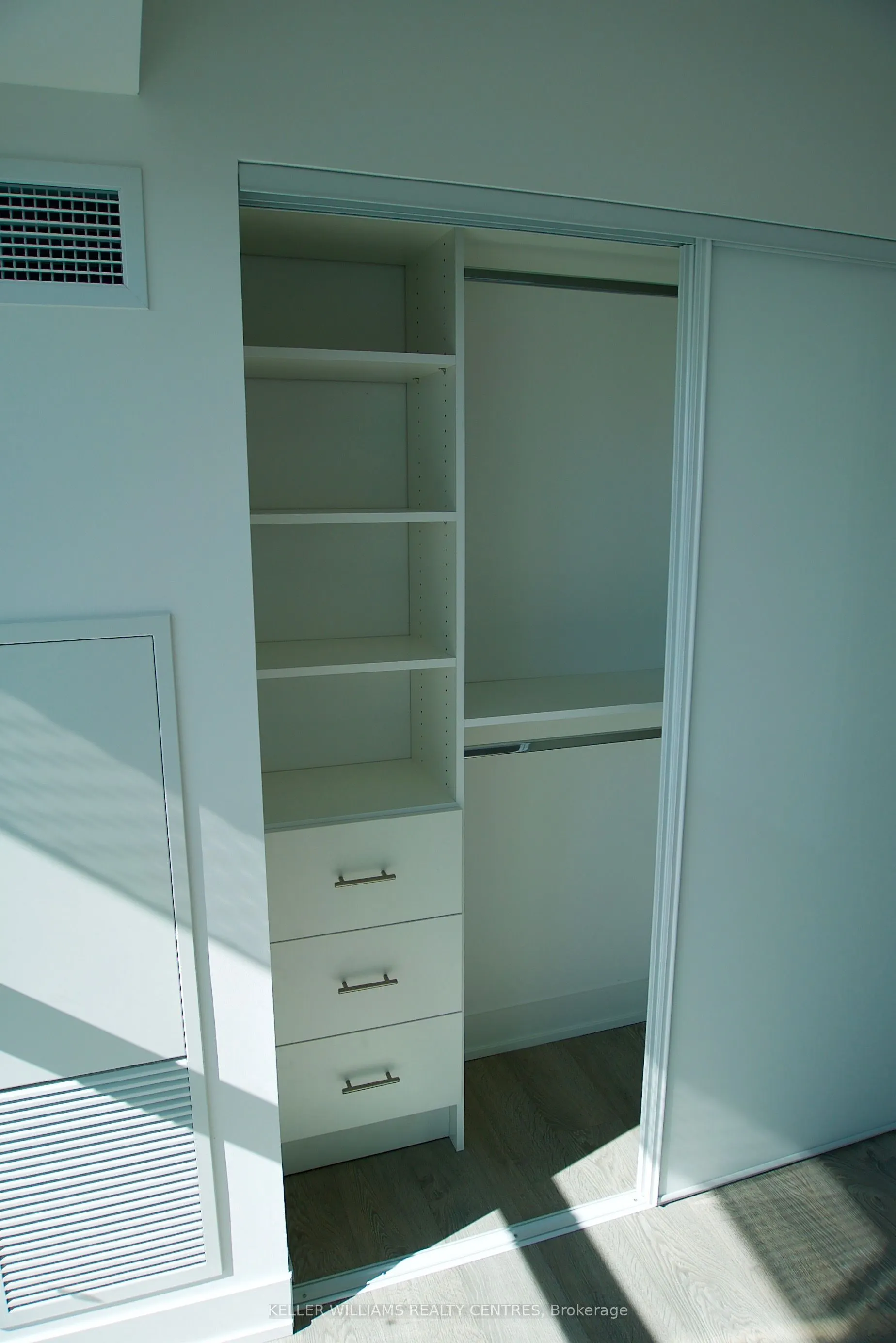 11 Lillian Street, #1404