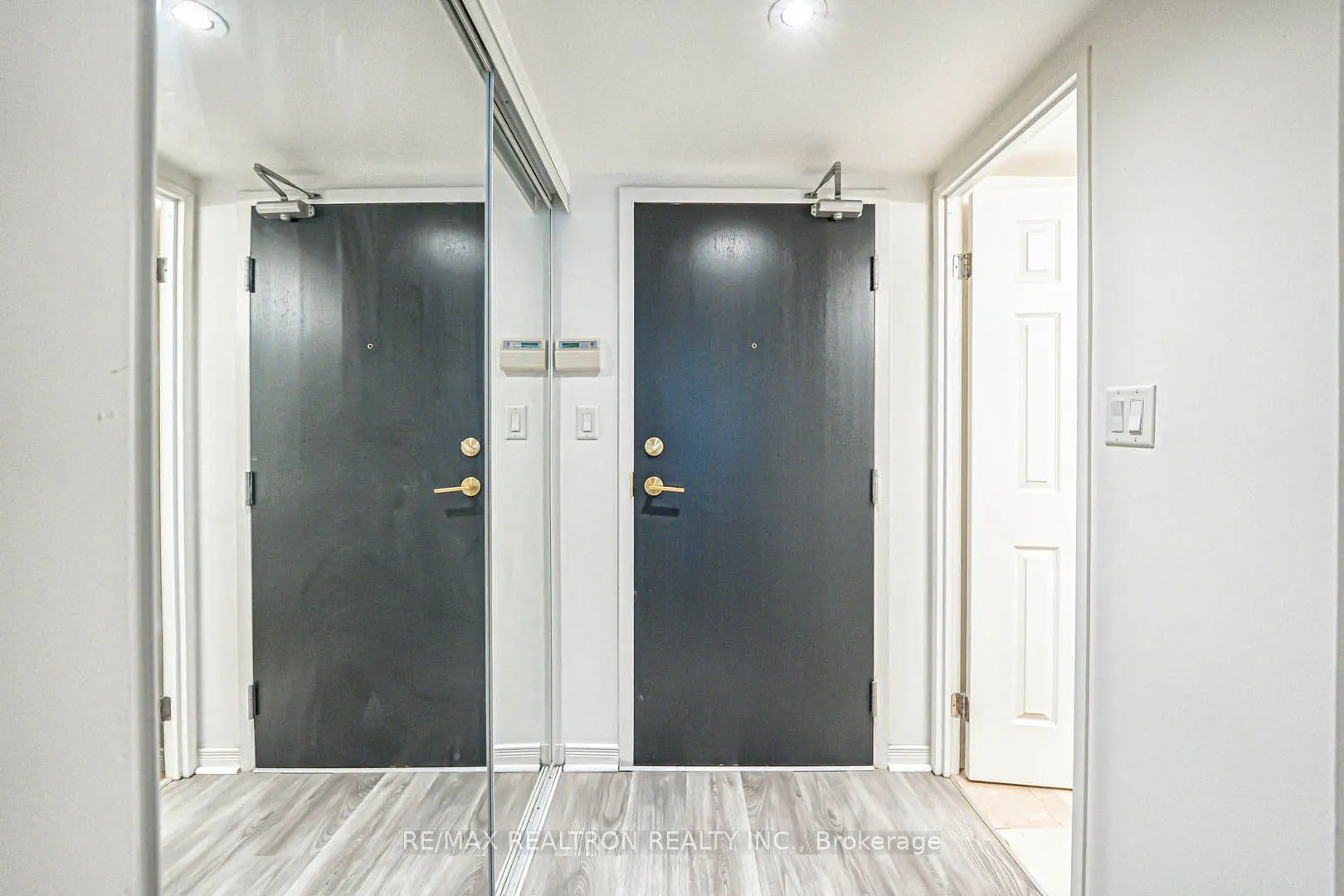 230 King Street E, #318