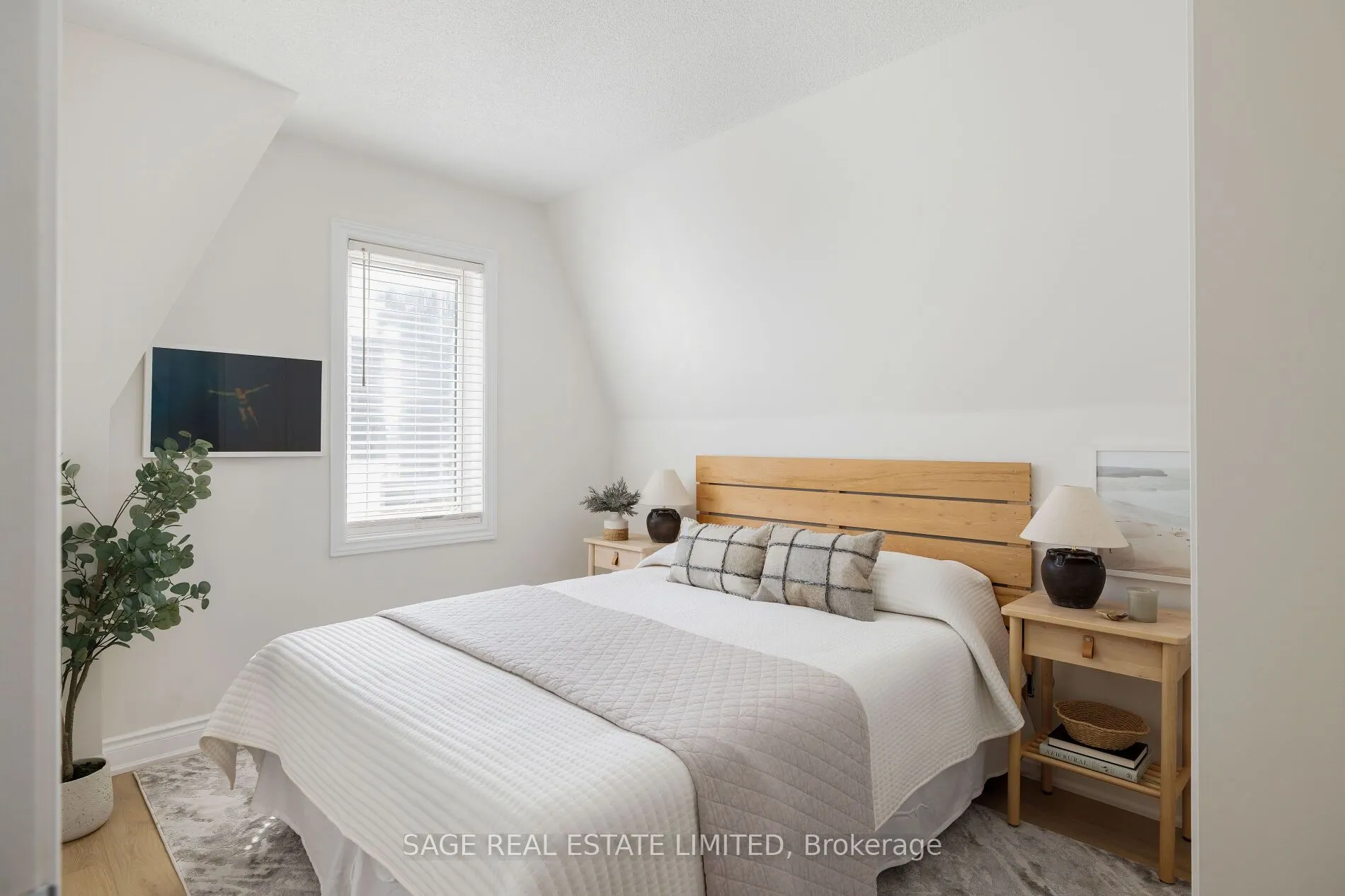 12 Sudbury Street, #811