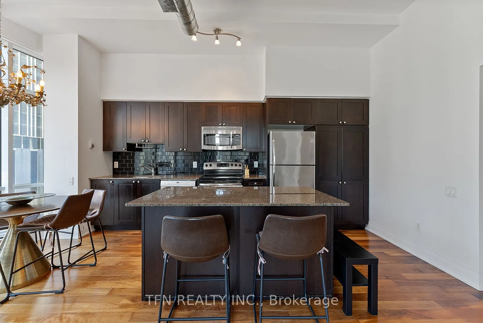 2191 Yonge Street, #L7