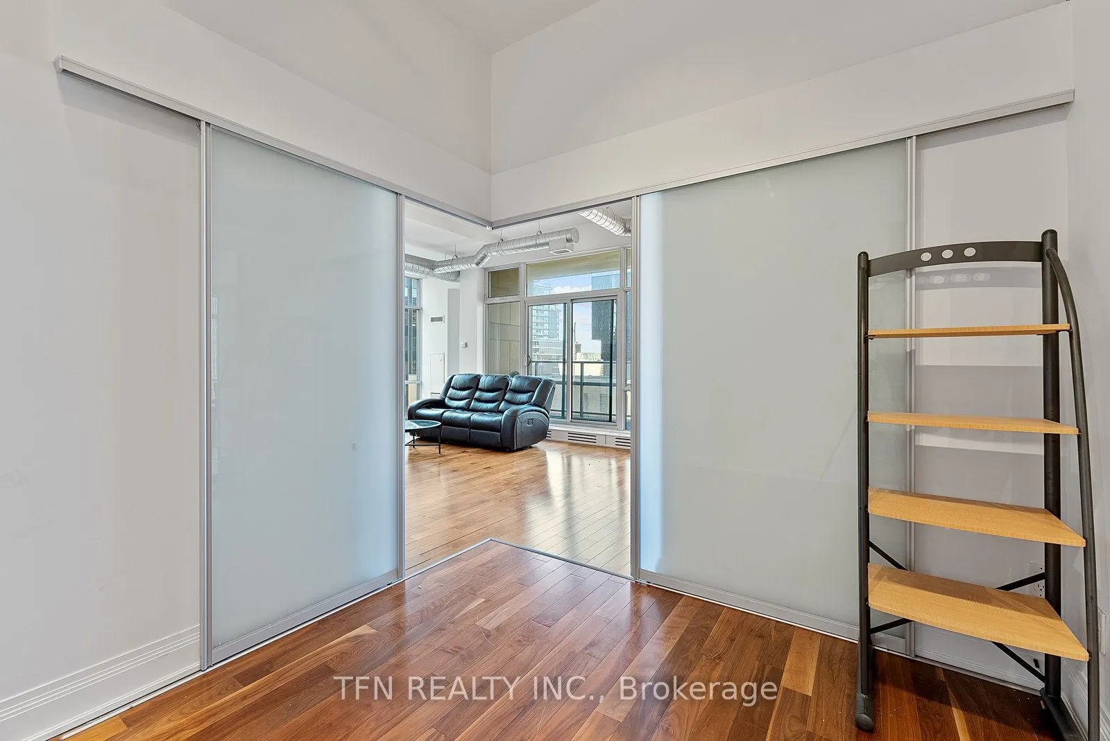 2191 Yonge Street, #L7
