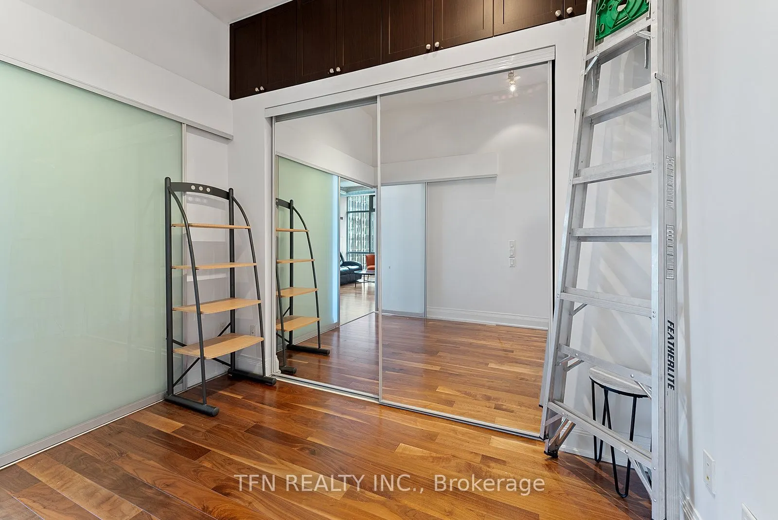 2191 Yonge Street, #L7
